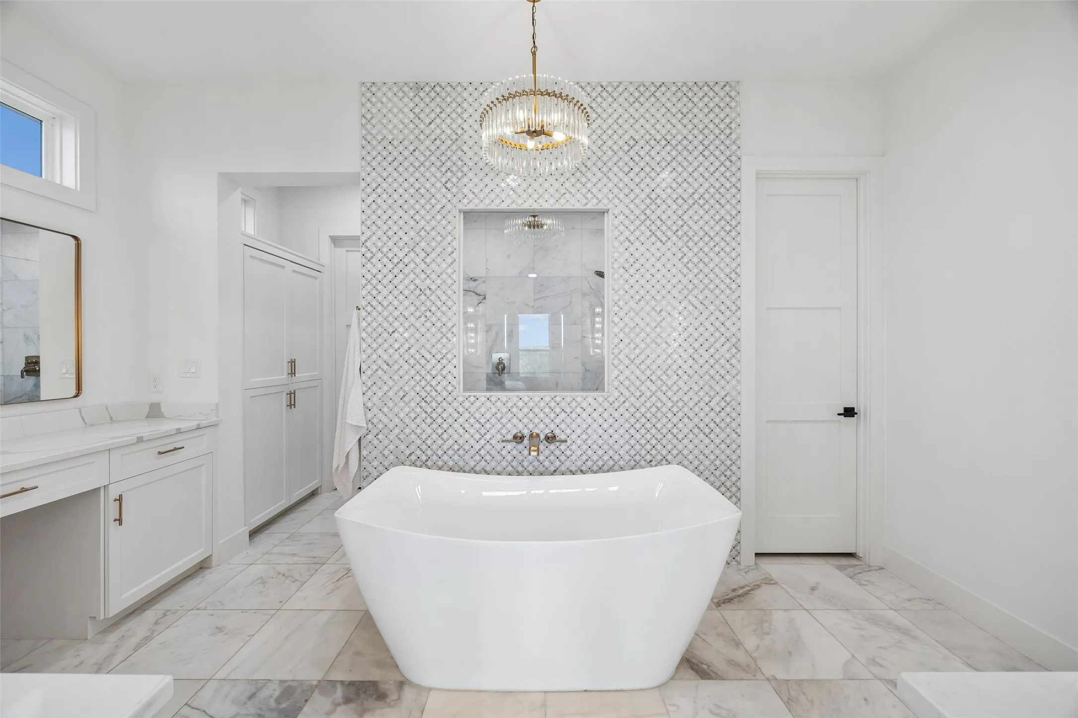 Single Family Residence For Sale in Rockwall County , 105 Stafford Drive, Heath, Texas 75032, 4 Bedroom, 5 Bathroom, 3 Garage spaces, 4,098 Sqft, built in 2023, mls#21310868, Real Estate Agent in Heath, Homes For Sale in Rockwall county, Homes For Sale in Heath, Realtor in Heath Texas, Real Estate Brokerage Independent Realty Texas, Luminita Cordes Realtor
