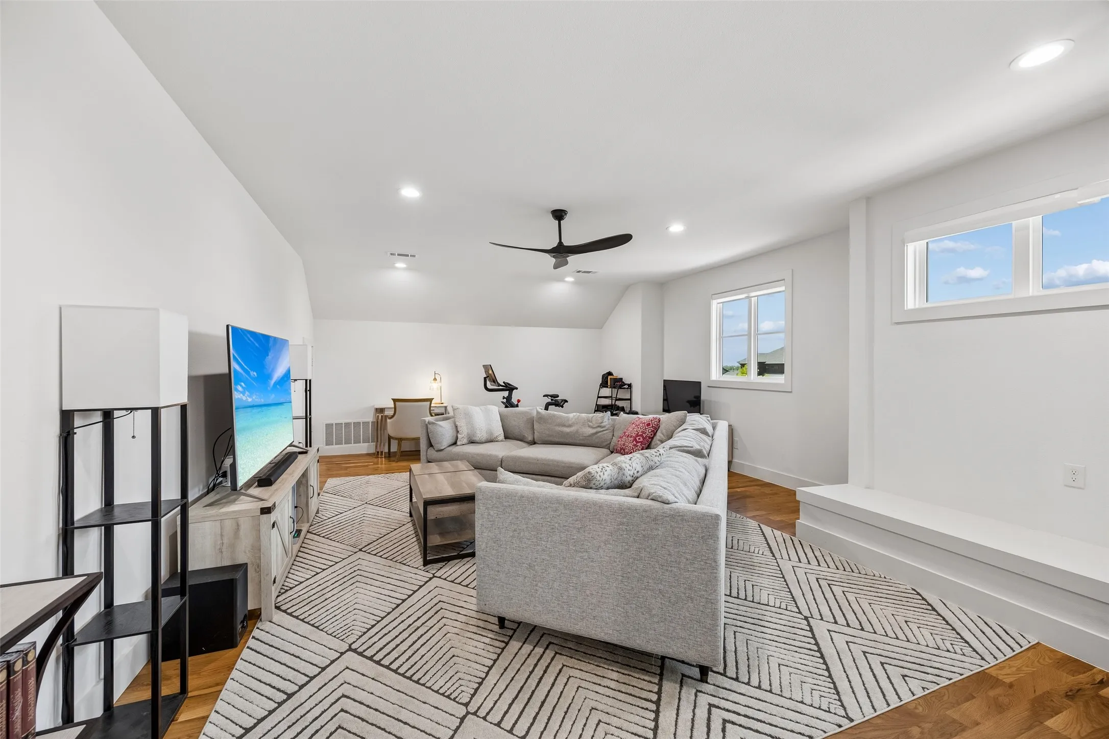 Single Family Residence For Sale in Rockwall County , 105 Stafford Drive, Heath, Texas 75032, 4 Bedroom, 5 Bathroom, 3 Garage spaces, 4,098 Sqft, built in 2023, mls#21310868, Real Estate Agent in Heath, Homes For Sale in Rockwall county, Homes For Sale in Heath, Realtor in Heath Texas, Real Estate Brokerage Independent Realty Texas, Luminita Cordes Realtor