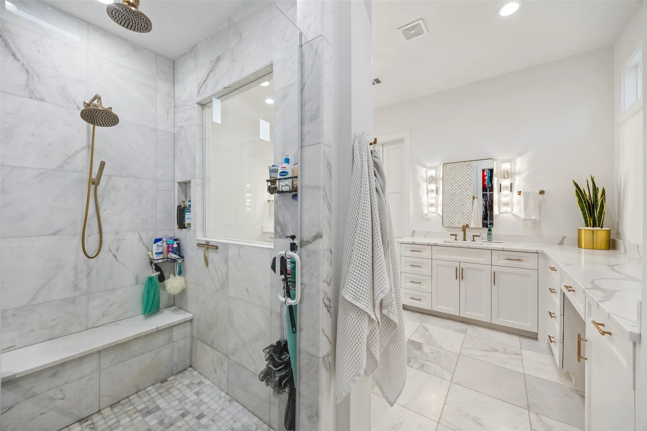 Single Family Residence For Sale in Rockwall County , 105 Stafford Drive, Heath, Texas 75032, 4 Bedroom, 5 Bathroom, 3 Garage spaces, 4,098 Sqft, built in 2023, mls#21310868, Real Estate Agent in Heath, Homes For Sale in Rockwall county, Homes For Sale in Heath, Realtor in Heath Texas, Real Estate Brokerage Independent Realty Texas, Luminita Cordes Realtor