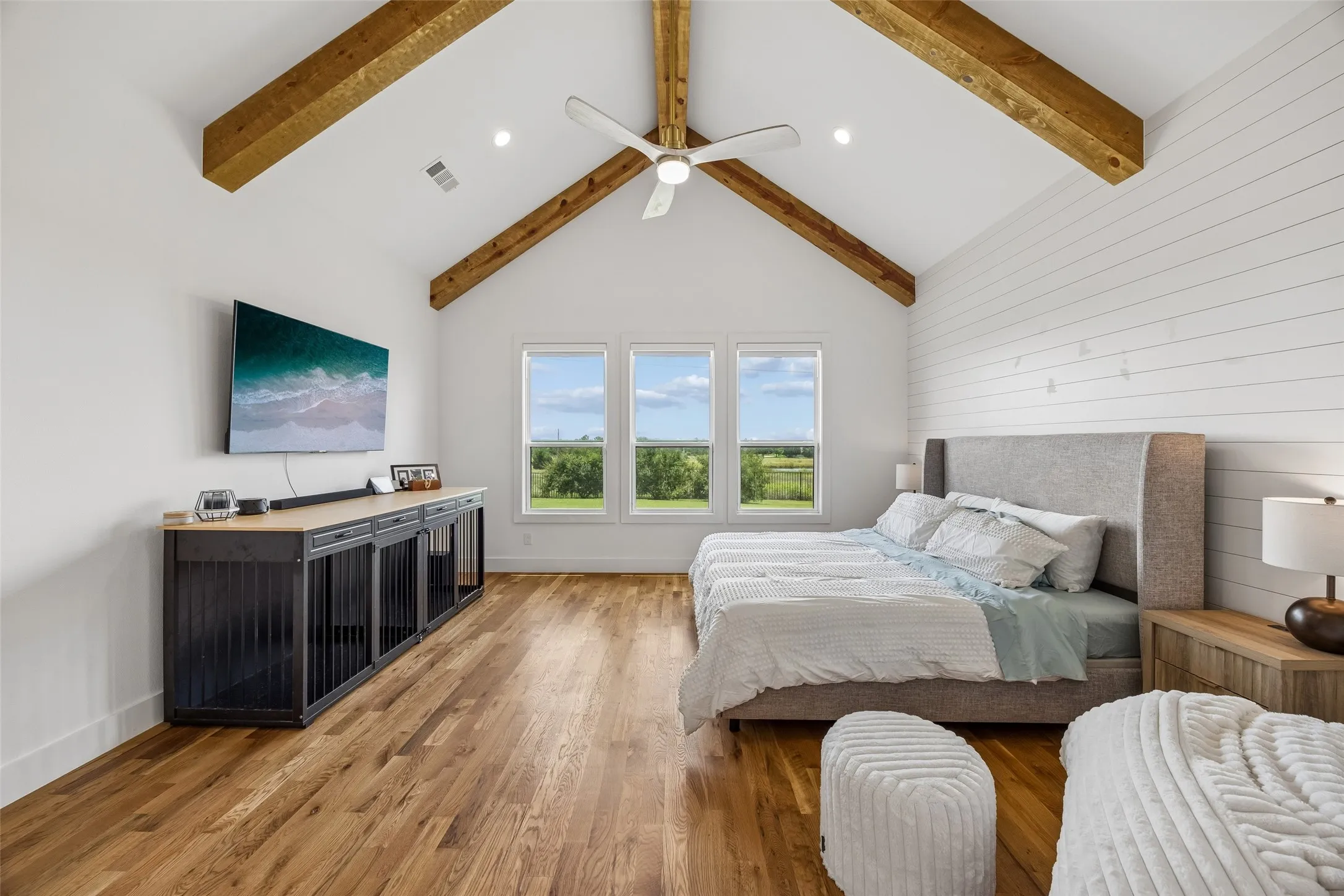 Single Family Residence For Sale in Rockwall County , 105 Stafford Drive, Heath, Texas 75032, 4 Bedroom, 5 Bathroom, 3 Garage spaces, 4,098 Sqft, built in 2023, mls#21310868, Real Estate Agent in Heath, Homes For Sale in Rockwall county, Homes For Sale in Heath, Realtor in Heath Texas, Real Estate Brokerage Independent Realty Texas, Luminita Cordes Realtor