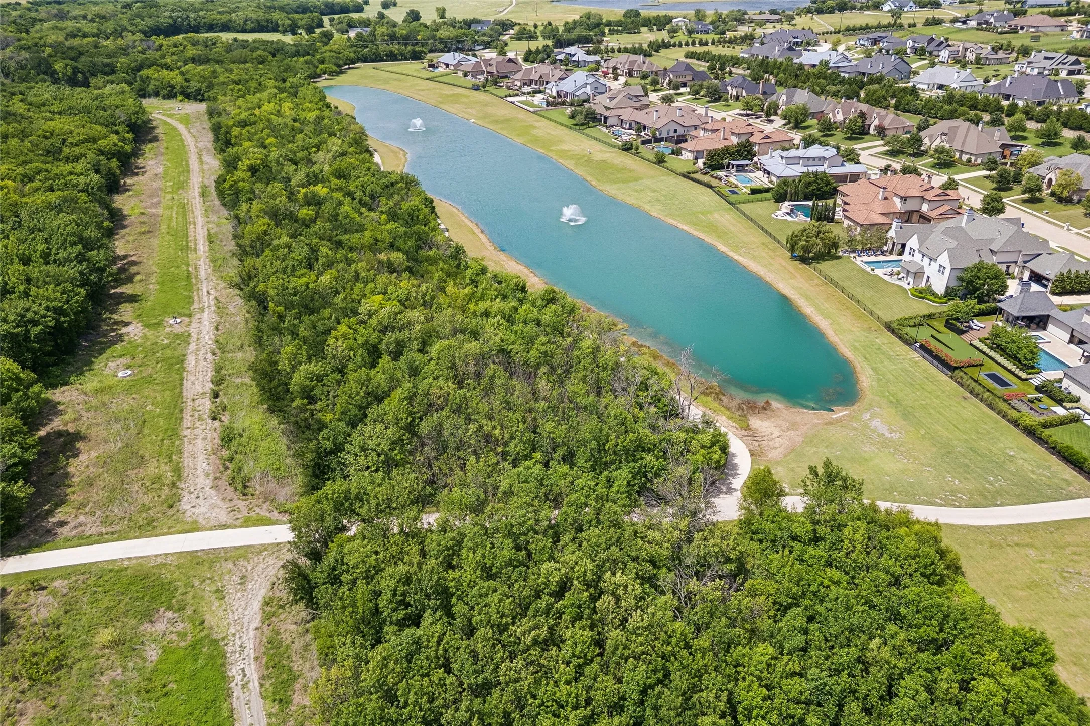 Single Family Residence For Sale in Rockwall County , 105 Stafford Drive, Heath, Texas 75032, 4 Bedroom, 5 Bathroom, 3 Garage spaces, 4,098 Sqft, built in 2023, mls#21310868, Real Estate Agent in Heath, Homes For Sale in Rockwall county, Homes For Sale in Heath, Realtor in Heath Texas, Real Estate Brokerage Independent Realty Texas, Luminita Cordes Realtor