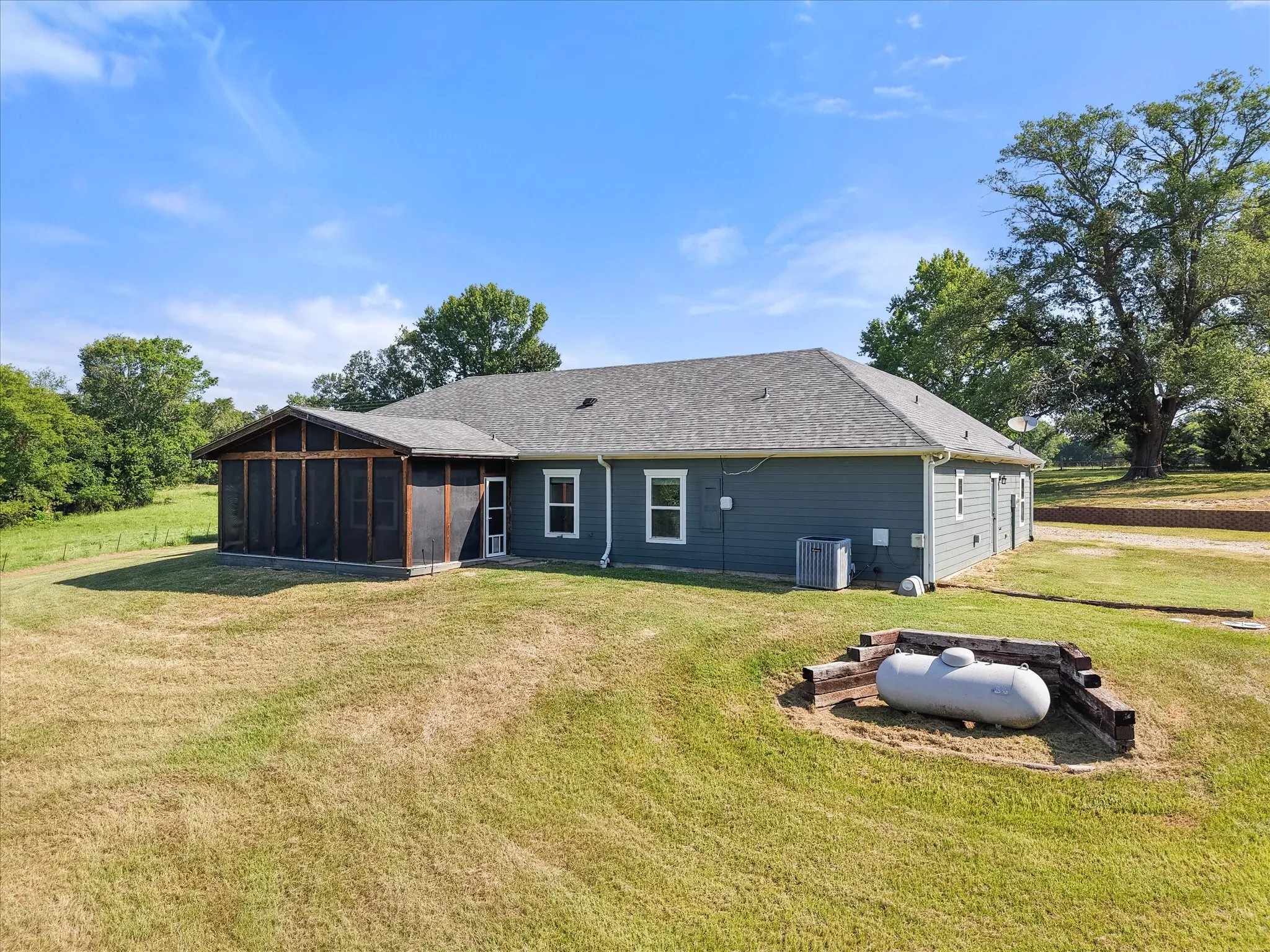 Single Family Residence For Sale in Rains County , 5568 S Fm 779, Alba, Texas 75410, 3 Bedroom, 3 Bathroom, 2 Garage spaces, 2,135 Sqft, built in 2014, mls#21315869, Real Estate Agent in Alba, Homes For Sale in Rains county, Homes For Sale in Alba, Realtor in Alba Texas, Real Estate Brokerage Independent Realty Texas, Luminita Cordes Realtor