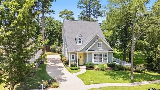Single Family Residence For Sale in Smith County , 3966 Charleston Park, Tyler, Texas 75701, 4 Bedroom, 4 Bathroom, 2 Garage spaces, 2,078 Sqft, built in 2003, mls#21316895, Real Estate Agent in Tyler, Homes For Sale in Smith county, Homes For Sale in Tyler, Realtor in Tyler Texas, Real Estate Brokerage Independent Realty Texas, Luminita Cordes Realtor