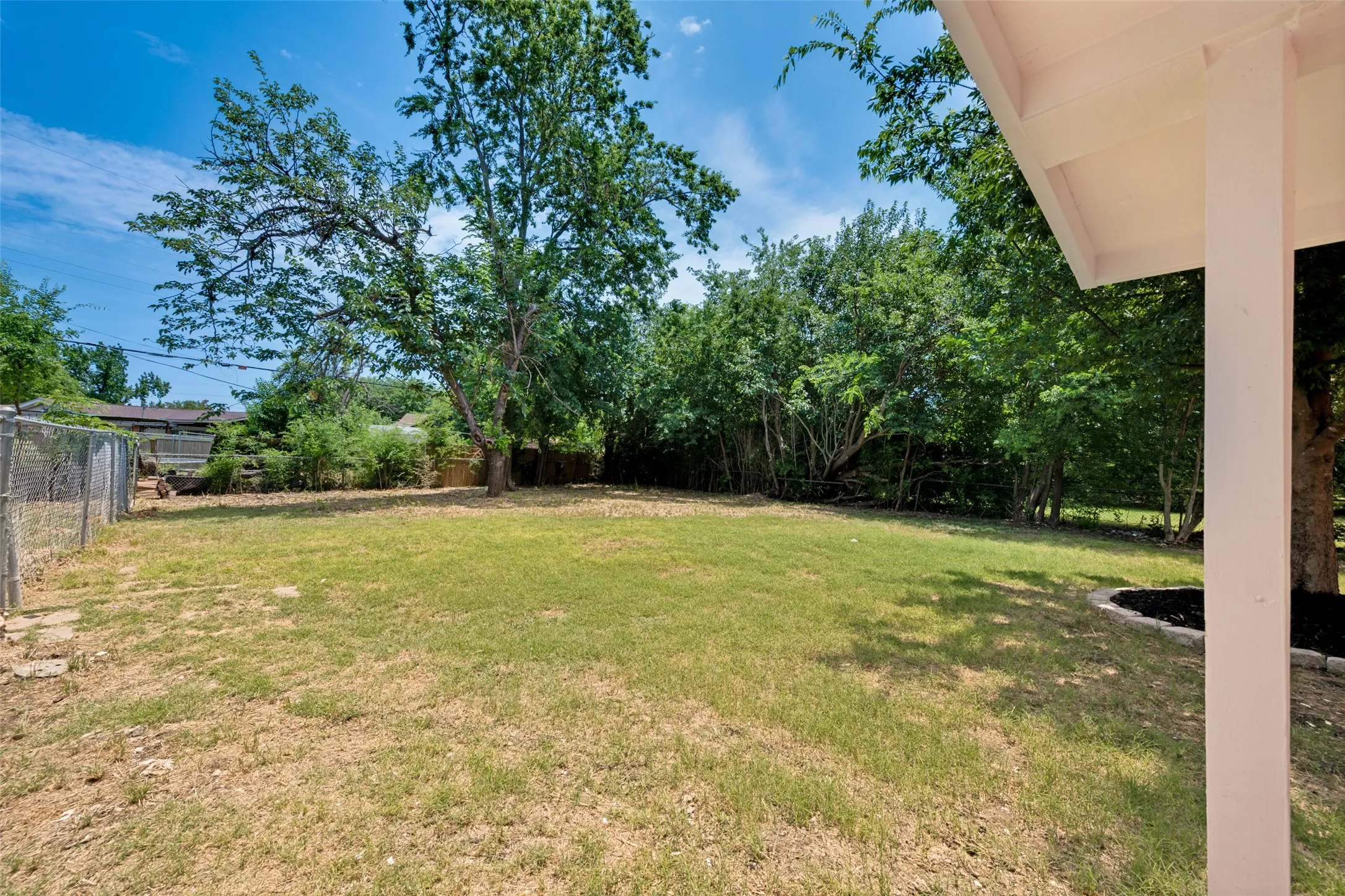 Single Family Residence For Sale in Tarrant County , 1717 Monaco Drive, Arlington, Texas 76010, 4 Bedroom, 3 Bathroom, 2 Garage spaces, 2,777 Sqft, built in 1959, mls#21315685, Real Estate Agent in Arlington, Homes For Sale in Tarrant county, Homes For Sale in Arlington, Realtor in Arlington Texas, Real Estate Brokerage Independent Realty Texas, Luminita Cordes Realtor