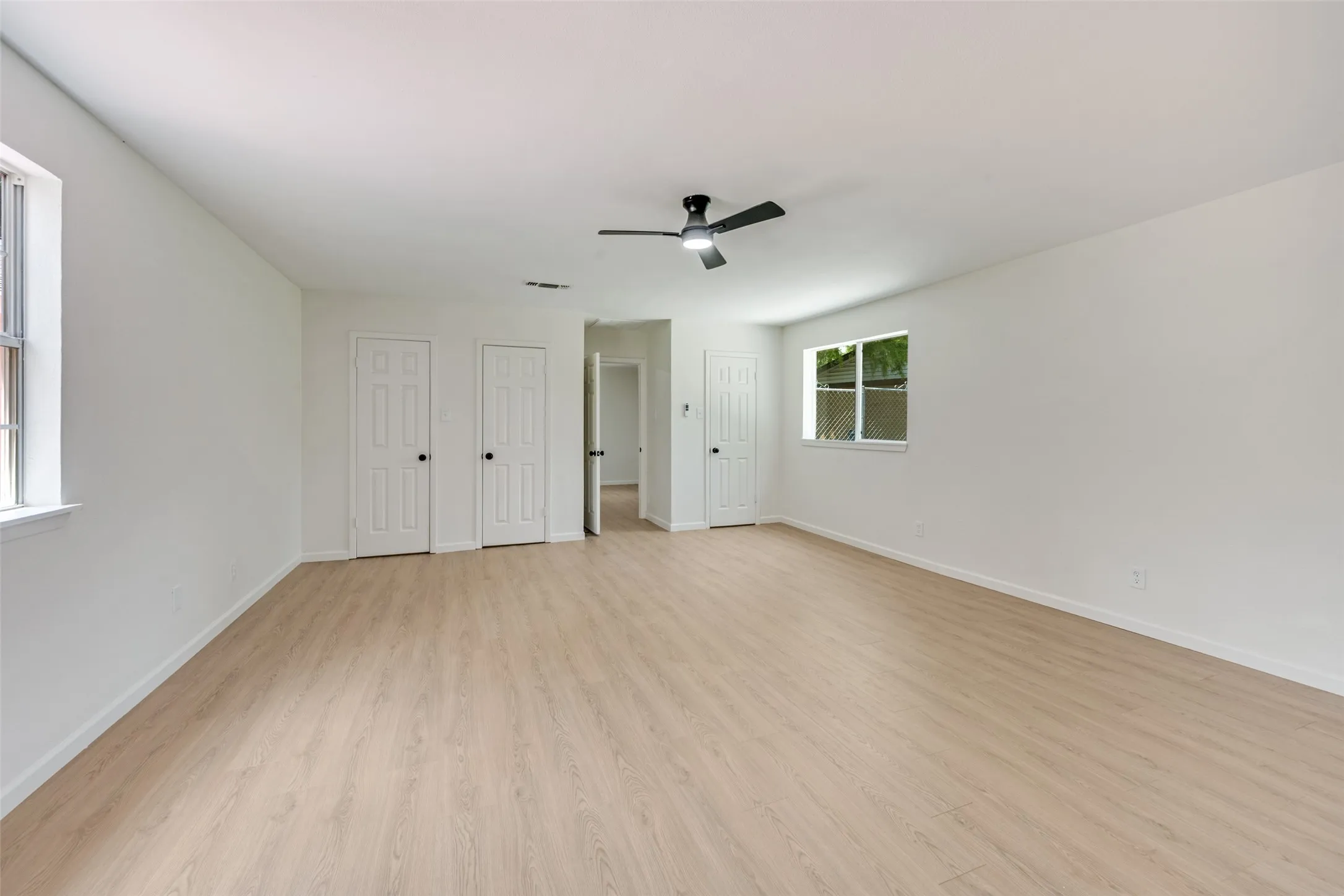 Single Family Residence For Sale in Tarrant County , 1717 Monaco Drive, Arlington, Texas 76010, 4 Bedroom, 3 Bathroom, 2 Garage spaces, 2,777 Sqft, built in 1959, mls#21315685, Real Estate Agent in Arlington, Homes For Sale in Tarrant county, Homes For Sale in Arlington, Realtor in Arlington Texas, Real Estate Brokerage Independent Realty Texas, Luminita Cordes Realtor
