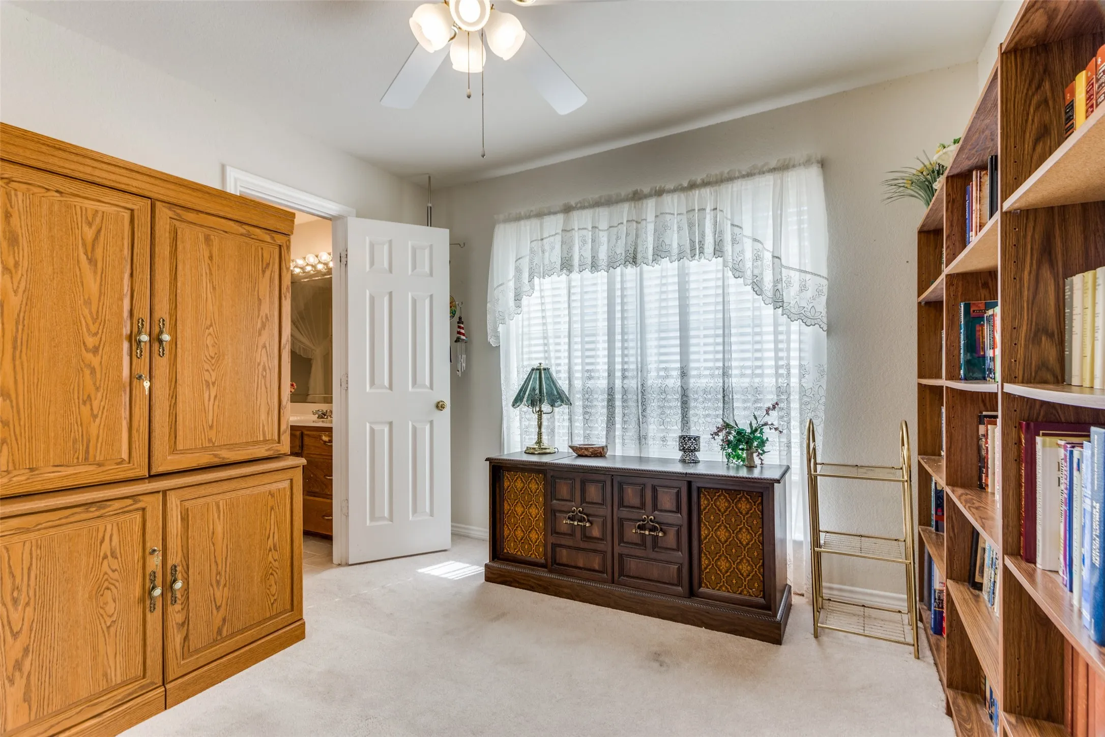 Single Family Residence For Sale in Parker County , 345 Huggins Drive, Springtown, Texas 76082, 4 Bedroom, 3 Bathroom, 2 Garage spaces, 2,455 Sqft, built in 2001, mls#21316852, Real Estate Agent in Springtown, Homes For Sale in Parker county, Homes For Sale in Springtown, Realtor in Springtown Texas, Real Estate Brokerage Independent Realty Texas, Luminita Cordes Realtor
