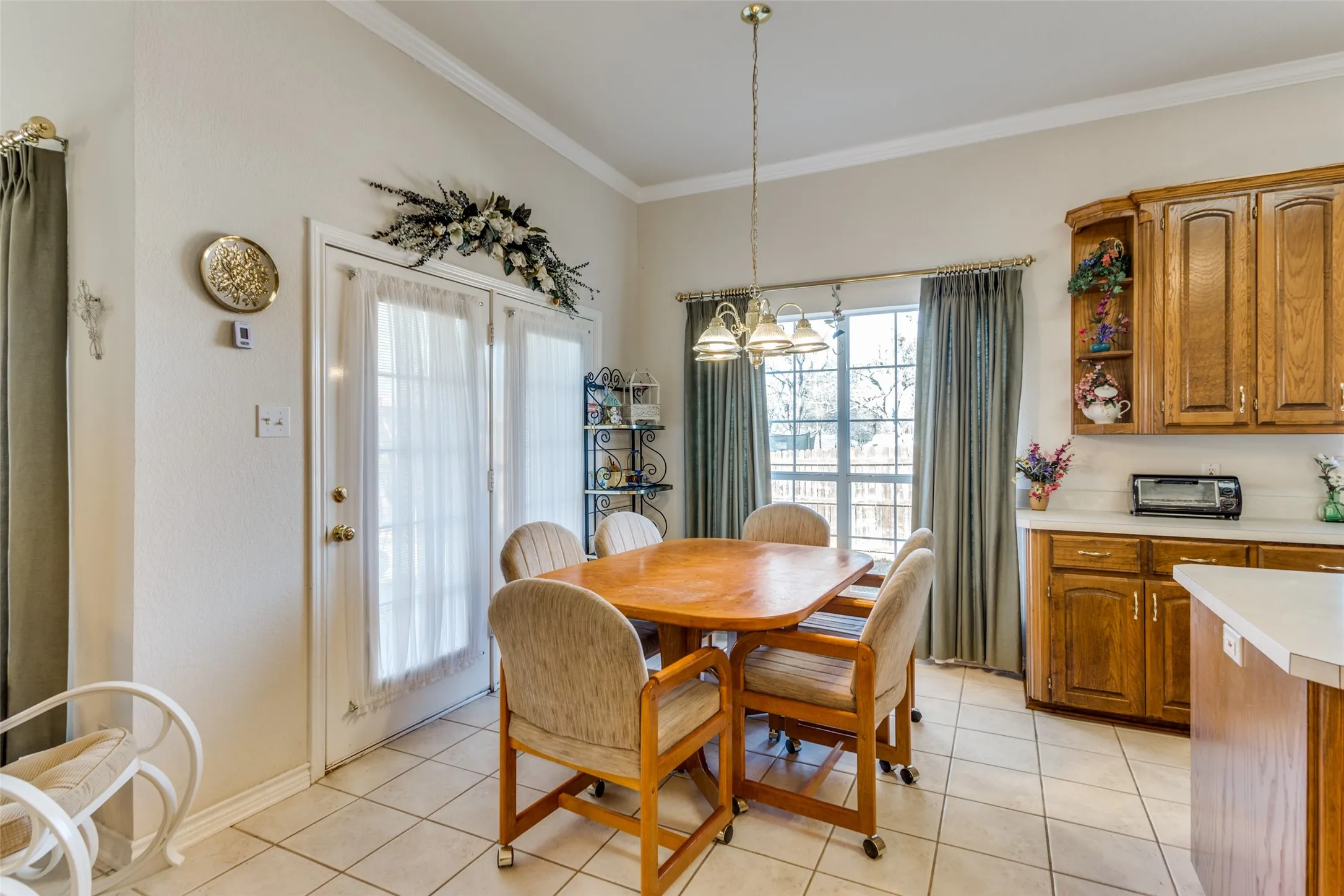 Single Family Residence For Sale in Parker County , 345 Huggins Drive, Springtown, Texas 76082, 4 Bedroom, 3 Bathroom, 2 Garage spaces, 2,455 Sqft, built in 2001, mls#21316852, Real Estate Agent in Springtown, Homes For Sale in Parker county, Homes For Sale in Springtown, Realtor in Springtown Texas, Real Estate Brokerage Independent Realty Texas, Luminita Cordes Realtor