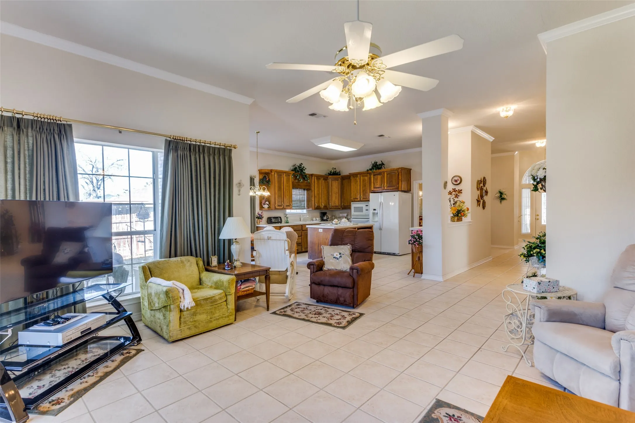 Single Family Residence For Sale in Parker County , 345 Huggins Drive, Springtown, Texas 76082, 4 Bedroom, 3 Bathroom, 2 Garage spaces, 2,455 Sqft, built in 2001, mls#21316852, Real Estate Agent in Springtown, Homes For Sale in Parker county, Homes For Sale in Springtown, Realtor in Springtown Texas, Real Estate Brokerage Independent Realty Texas, Luminita Cordes Realtor