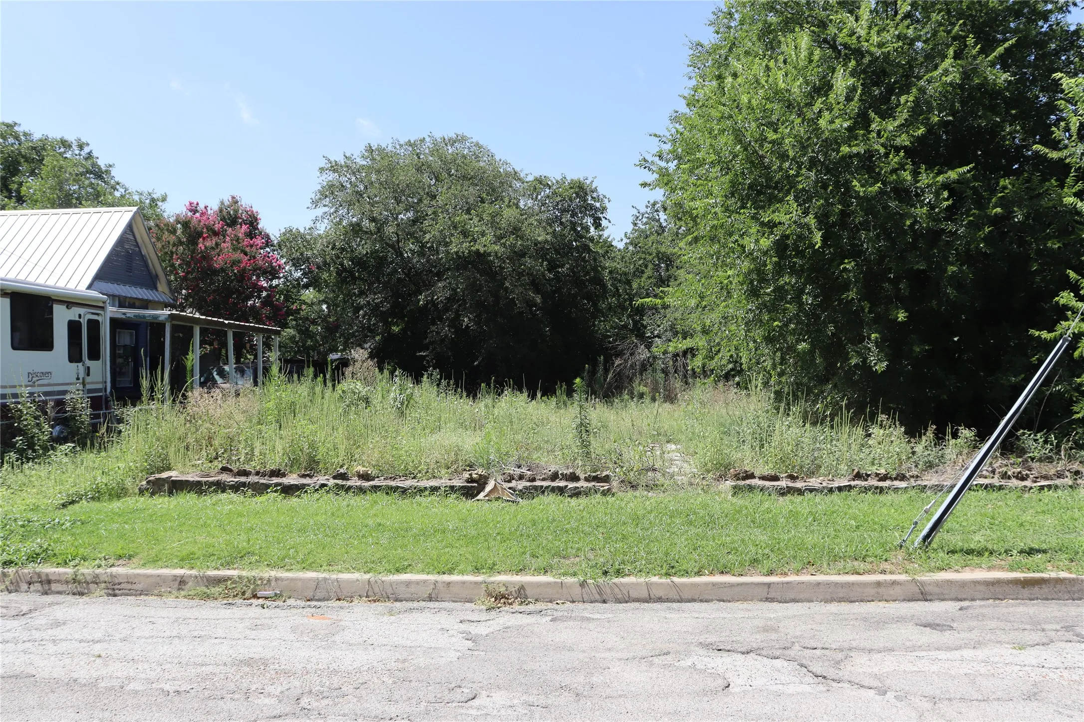 Single Family Residence For Sale in Comanche County , 300 E Grand Avenue, Comanche, Texas 76442, 4 Bedroom, 2 Bathroom, 2 Garage spaces, 2,296 Sqft, built in 1900, mls#21316175, Real Estate Agent in Comanche, Homes For Sale in Comanche county, Homes For Sale in Comanche, Realtor in Comanche Texas, Real Estate Brokerage Independent Realty Texas, Luminita Cordes Realtor