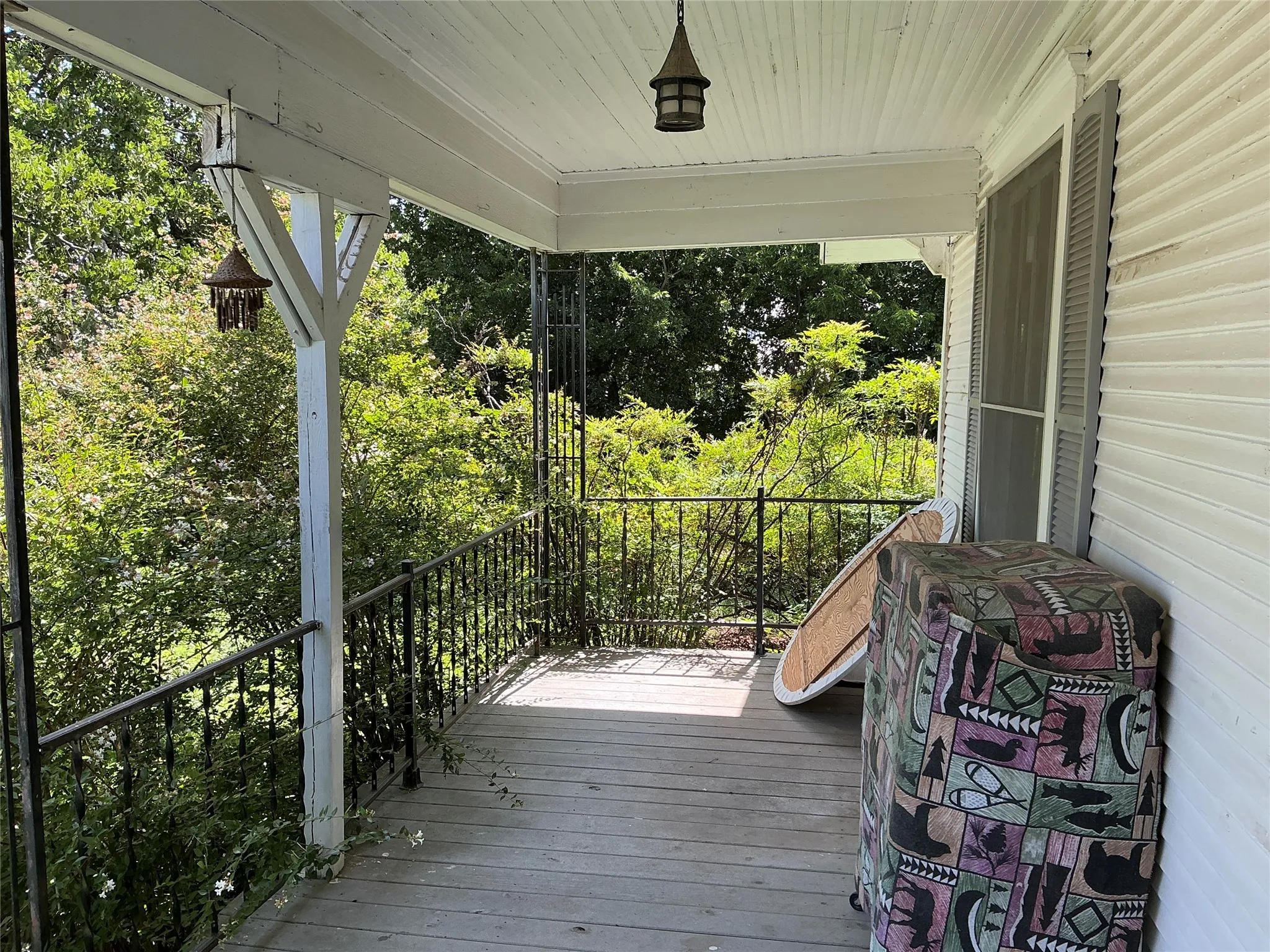 Single Family Residence For Sale in Comanche County , 300 E Grand Avenue, Comanche, Texas 76442, 4 Bedroom, 2 Bathroom, 2 Garage spaces, 2,296 Sqft, built in 1900, mls#21316175, Real Estate Agent in Comanche, Homes For Sale in Comanche county, Homes For Sale in Comanche, Realtor in Comanche Texas, Real Estate Brokerage Independent Realty Texas, Luminita Cordes Realtor