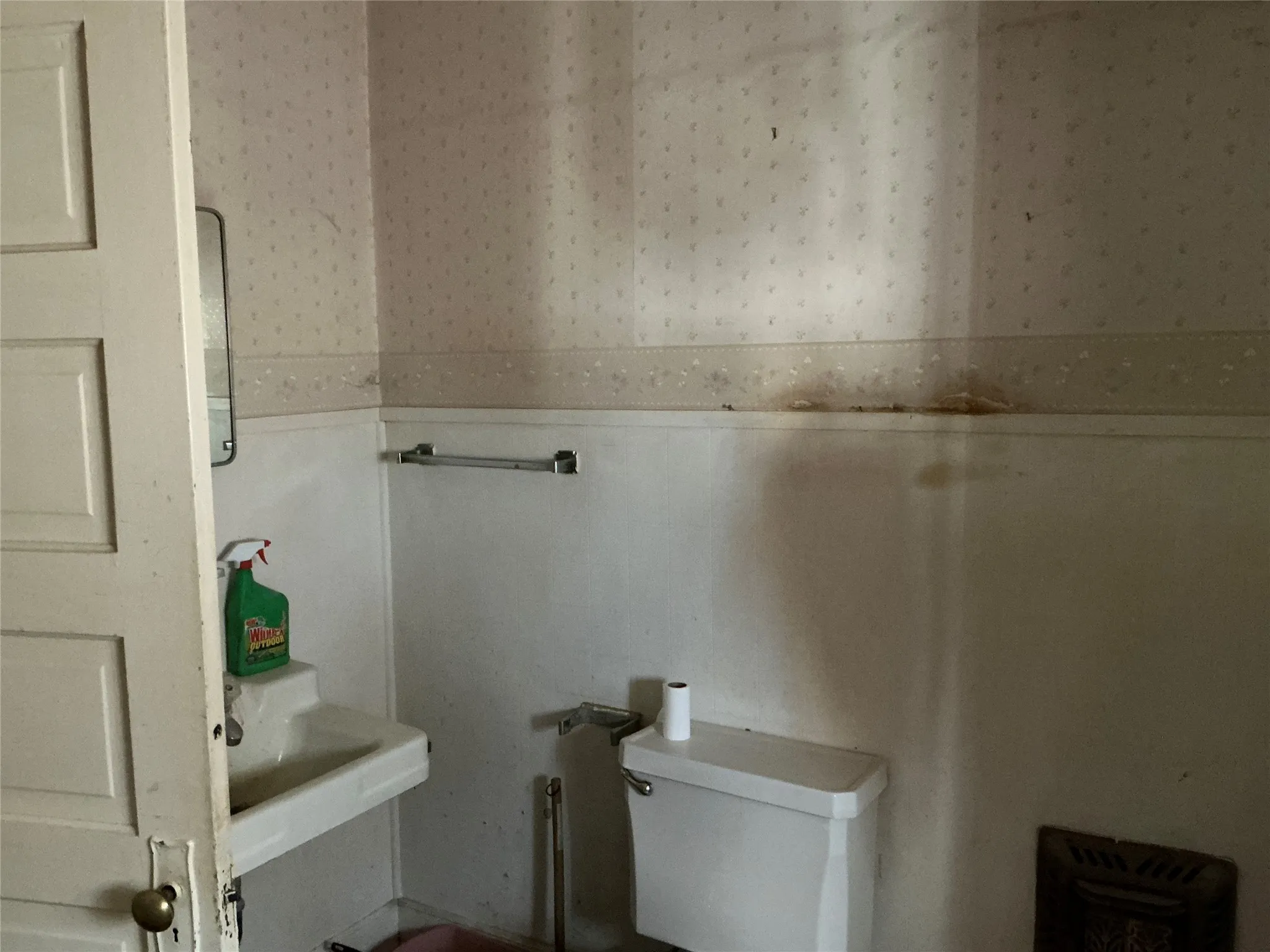 Single Family Residence For Sale in Comanche County , 300 E Grand Avenue, Comanche, Texas 76442, 4 Bedroom, 2 Bathroom, 2 Garage spaces, 2,296 Sqft, built in 1900, mls#21316175, Real Estate Agent in Comanche, Homes For Sale in Comanche county, Homes For Sale in Comanche, Realtor in Comanche Texas, Real Estate Brokerage Independent Realty Texas, Luminita Cordes Realtor