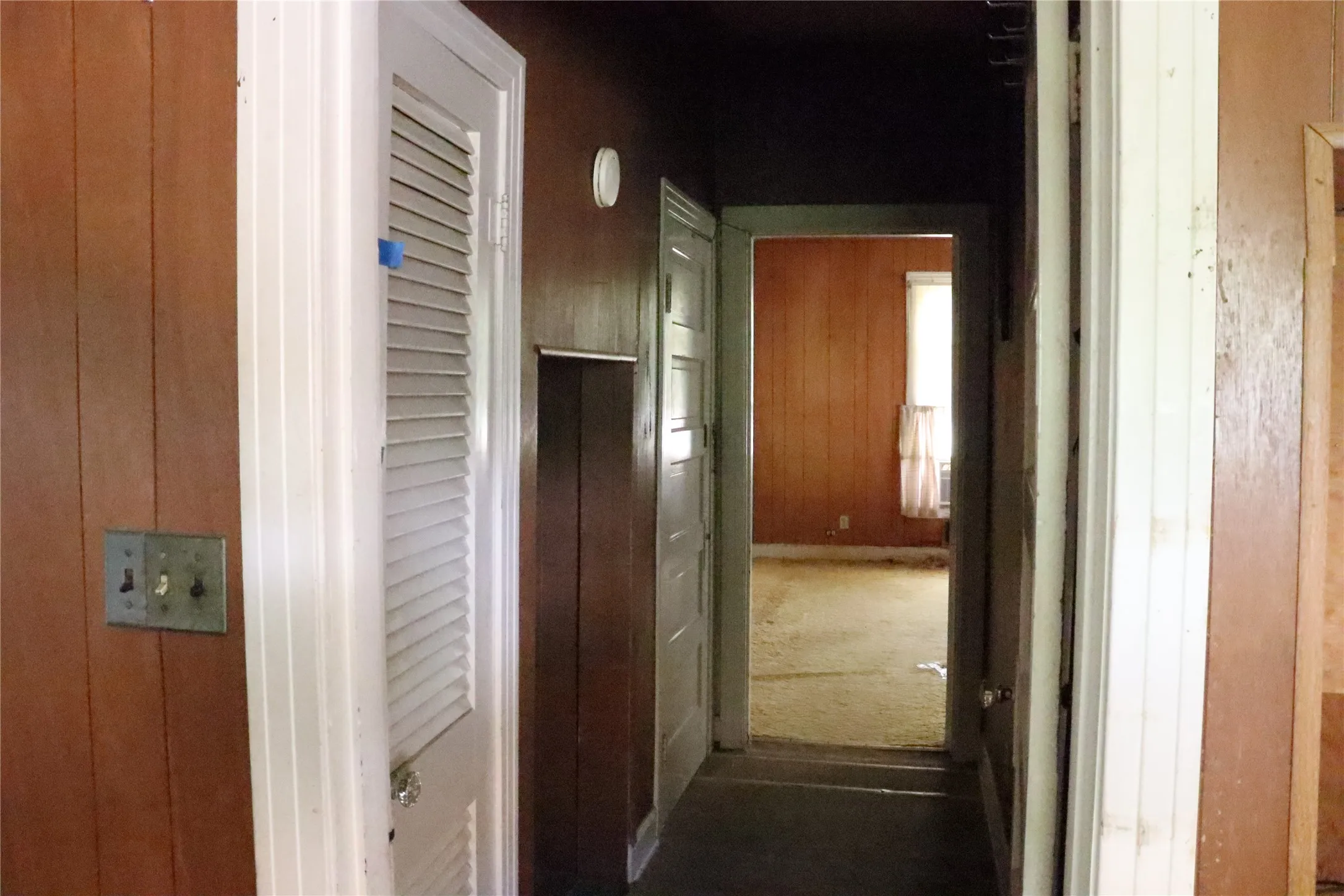 Single Family Residence For Sale in Comanche County , 300 E Grand Avenue, Comanche, Texas 76442, 4 Bedroom, 2 Bathroom, 2 Garage spaces, 2,296 Sqft, built in 1900, mls#21316175, Real Estate Agent in Comanche, Homes For Sale in Comanche county, Homes For Sale in Comanche, Realtor in Comanche Texas, Real Estate Brokerage Independent Realty Texas, Luminita Cordes Realtor