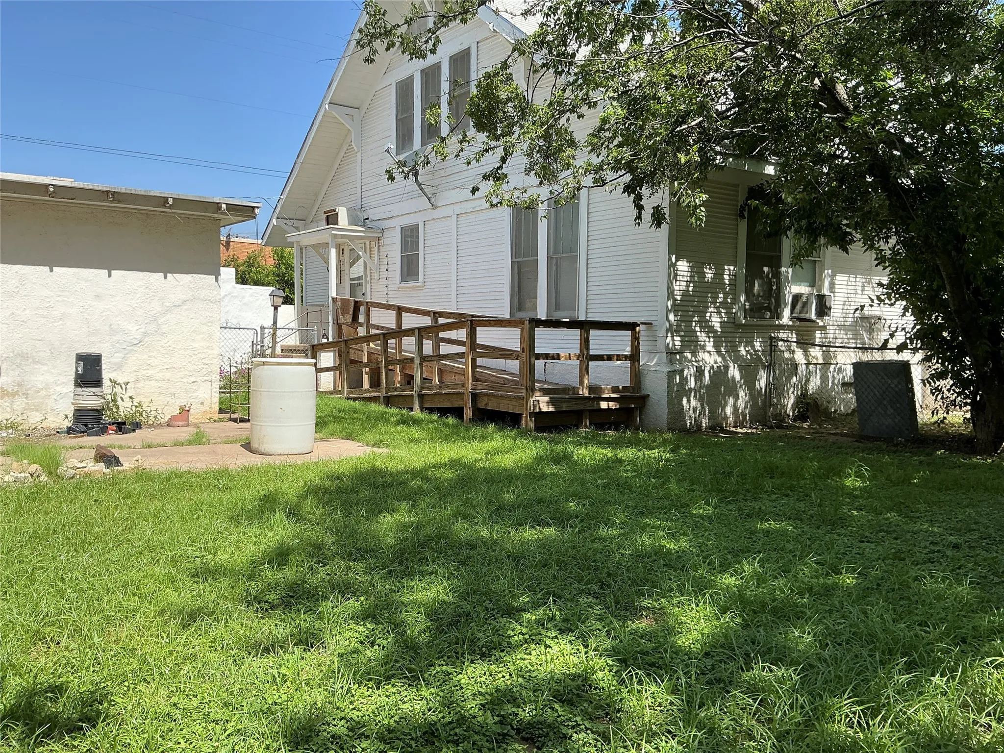 Single Family Residence For Sale in Comanche County , 300 E Grand Avenue, Comanche, Texas 76442, 4 Bedroom, 2 Bathroom, 2 Garage spaces, 2,296 Sqft, built in 1900, mls#21316175, Real Estate Agent in Comanche, Homes For Sale in Comanche county, Homes For Sale in Comanche, Realtor in Comanche Texas, Real Estate Brokerage Independent Realty Texas, Luminita Cordes Realtor