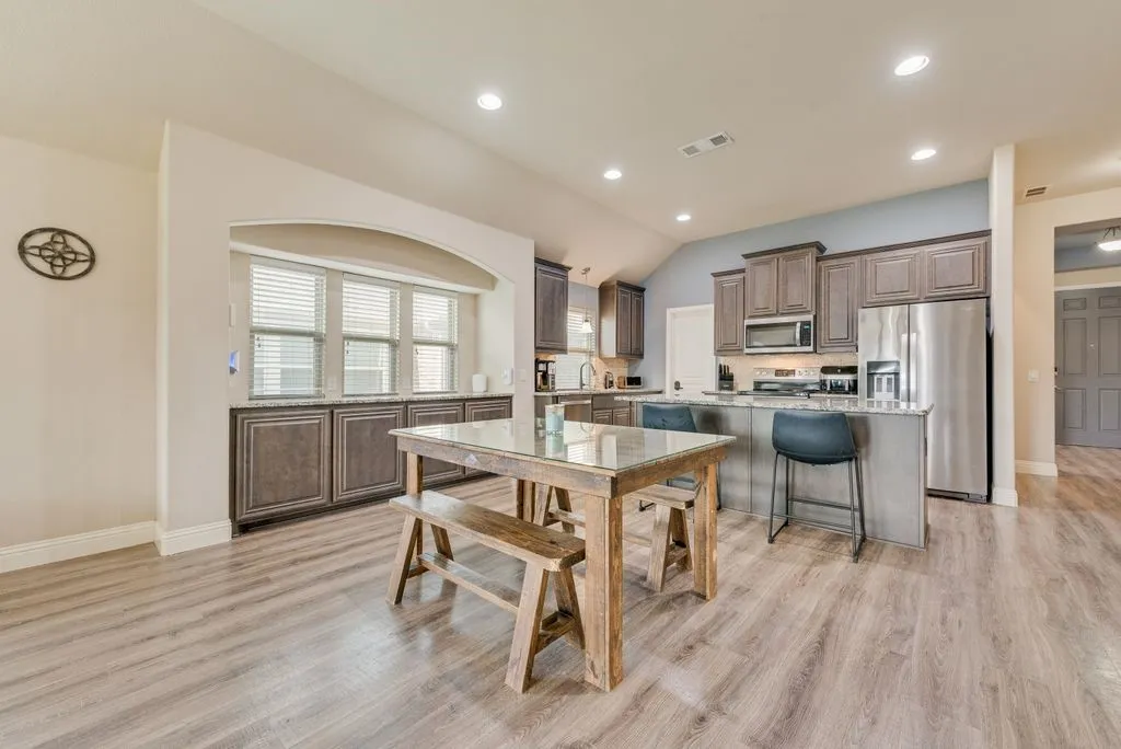 Single Family Residence For Sale in Johnson County , 102 Cimmaron Court, Alvarado, Texas 76009, 4 Bedroom, 3 Bathroom, 3 Garage spaces, 2,765 Sqft, built in 2017, mls#21316063, Real Estate Agent in Alvarado, Homes For Sale in Johnson county, Homes For Sale in Alvarado, Realtor in Alvarado Texas, Real Estate Brokerage Independent Realty Texas, Luminita Cordes Realtor