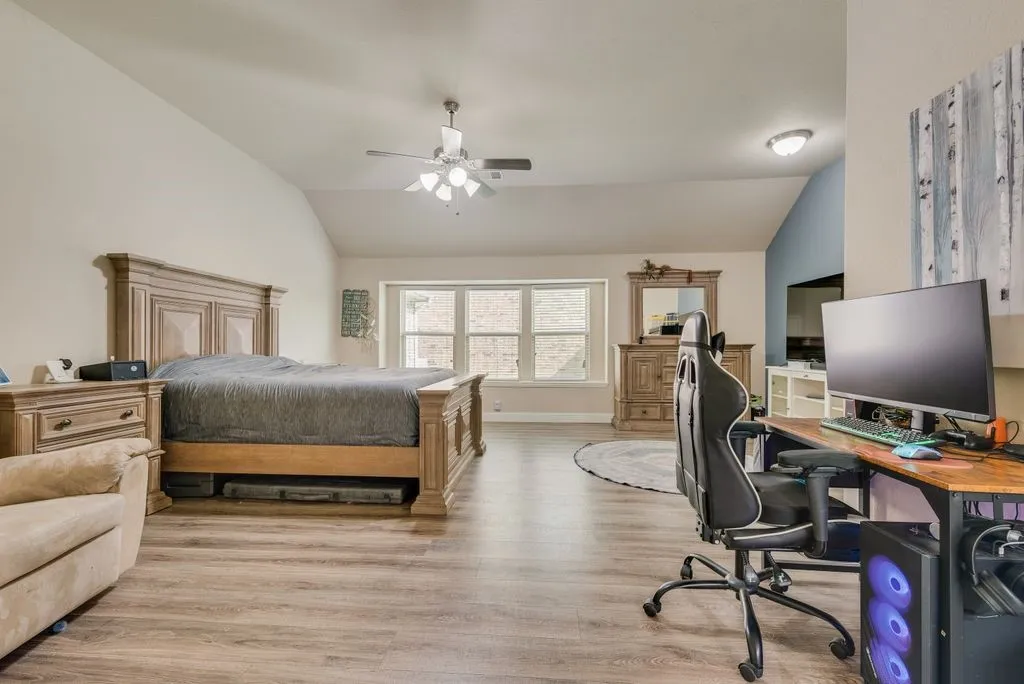Single Family Residence For Sale in Johnson County , 102 Cimmaron Court, Alvarado, Texas 76009, 4 Bedroom, 3 Bathroom, 3 Garage spaces, 2,765 Sqft, built in 2017, mls#21316063, Real Estate Agent in Alvarado, Homes For Sale in Johnson county, Homes For Sale in Alvarado, Realtor in Alvarado Texas, Real Estate Brokerage Independent Realty Texas, Luminita Cordes Realtor