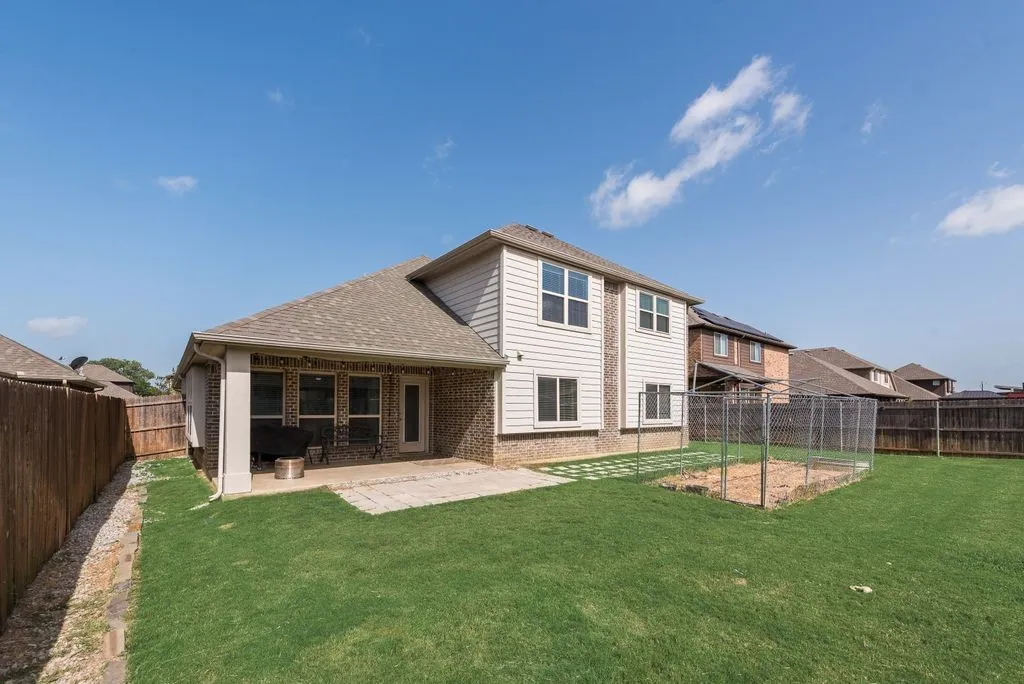 Single Family Residence For Sale in Johnson County , 102 Cimmaron Court, Alvarado, Texas 76009, 4 Bedroom, 3 Bathroom, 3 Garage spaces, 2,765 Sqft, built in 2017, mls#21316063, Real Estate Agent in Alvarado, Homes For Sale in Johnson county, Homes For Sale in Alvarado, Realtor in Alvarado Texas, Real Estate Brokerage Independent Realty Texas, Luminita Cordes Realtor