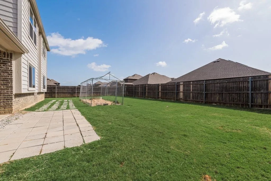 Single Family Residence For Sale in Johnson County , 102 Cimmaron Court, Alvarado, Texas 76009, 4 Bedroom, 3 Bathroom, 3 Garage spaces, 2,765 Sqft, built in 2017, mls#21316063, Real Estate Agent in Alvarado, Homes For Sale in Johnson county, Homes For Sale in Alvarado, Realtor in Alvarado Texas, Real Estate Brokerage Independent Realty Texas, Luminita Cordes Realtor