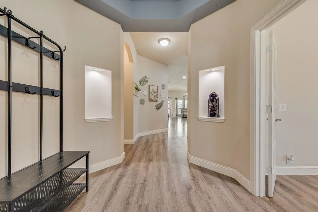 Single Family Residence For Sale in Johnson County , 102 Cimmaron Court, Alvarado, Texas 76009, 4 Bedroom, 3 Bathroom, 3 Garage spaces, 2,765 Sqft, built in 2017, mls#21316063, Real Estate Agent in Alvarado, Homes For Sale in Johnson county, Homes For Sale in Alvarado, Realtor in Alvarado Texas, Real Estate Brokerage Independent Realty Texas, Luminita Cordes Realtor