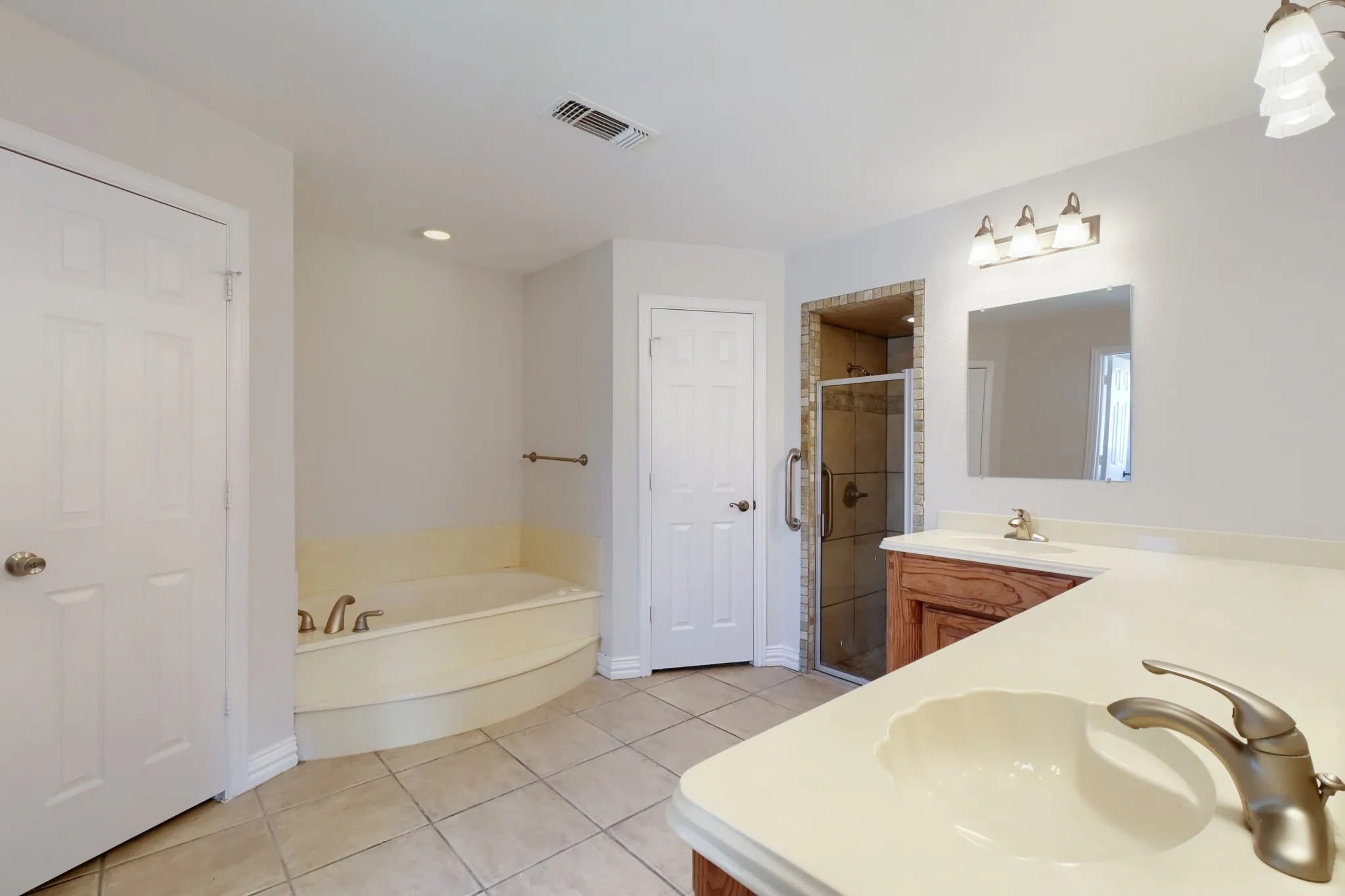 Single Family Residence For Sale in Parker County , 152 Howard Newby Lane, Springtown, Texas 76082, 3 Bedroom, 2 Bathroom, 2 Garage spaces, 1,908 Sqft, built in 2003, mls#21238330, Real Estate Agent in Springtown, Homes For Sale in Parker county, Homes For Sale in Springtown, Realtor in Springtown Texas, Real Estate Brokerage Independent Realty Texas, Luminita Cordes Realtor