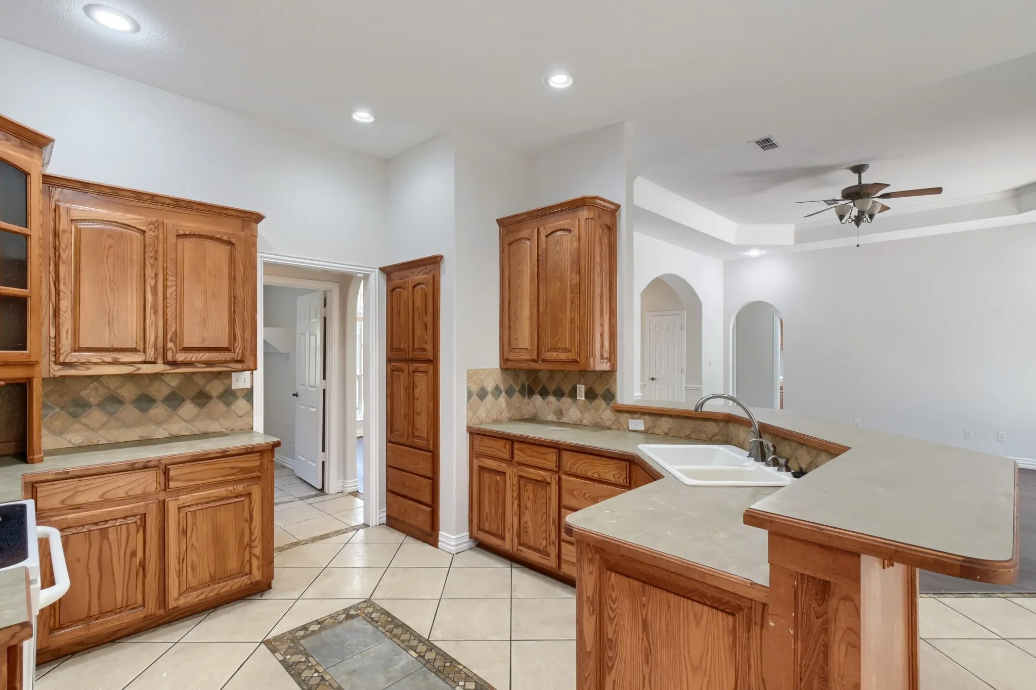 Single Family Residence For Sale in Parker County , 152 Howard Newby Lane, Springtown, Texas 76082, 3 Bedroom, 2 Bathroom, 2 Garage spaces, 1,908 Sqft, built in 2003, mls#21238330, Real Estate Agent in Springtown, Homes For Sale in Parker county, Homes For Sale in Springtown, Realtor in Springtown Texas, Real Estate Brokerage Independent Realty Texas, Luminita Cordes Realtor