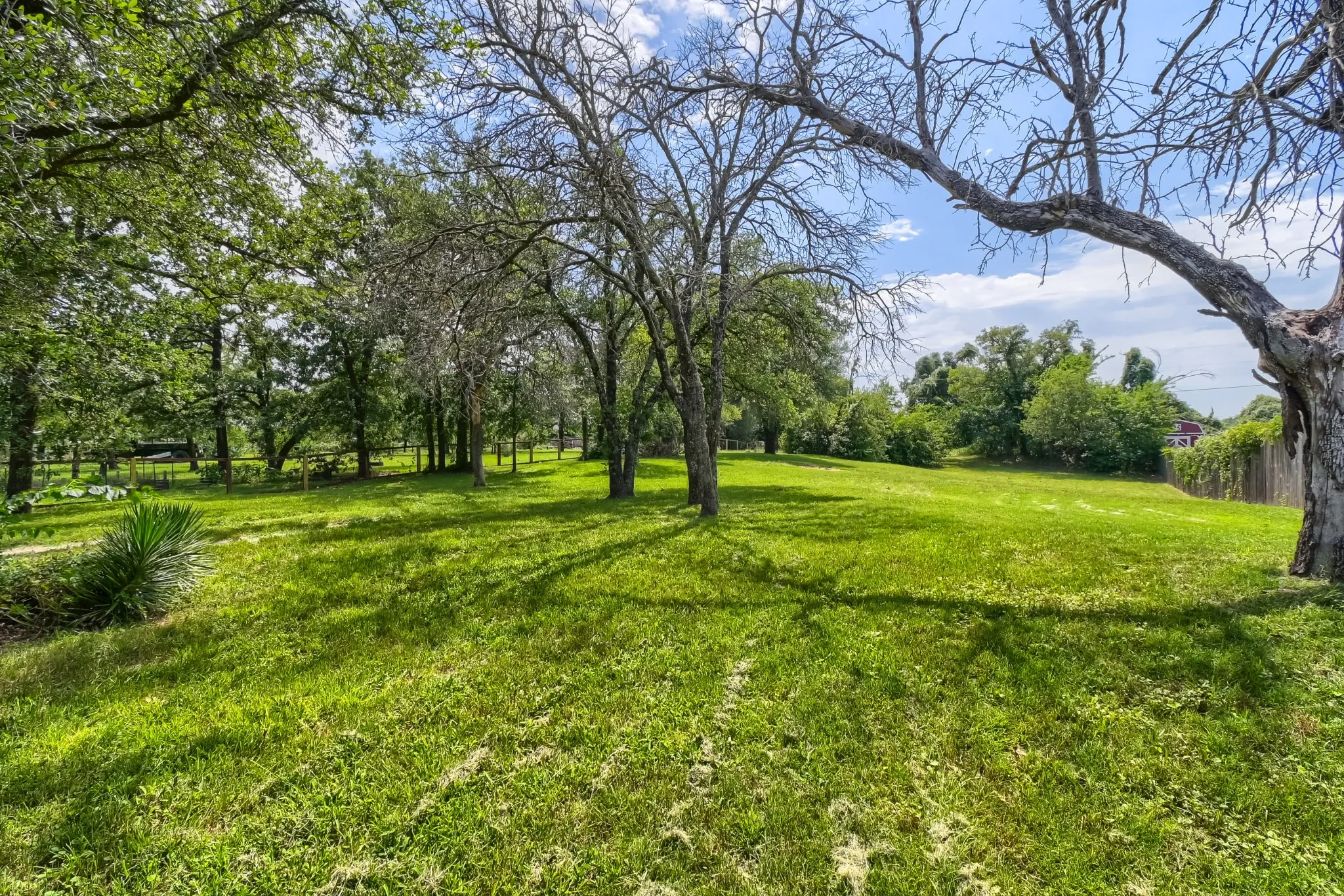 Single Family Residence For Sale in Parker County , 152 Howard Newby Lane, Springtown, Texas 76082, 3 Bedroom, 2 Bathroom, 2 Garage spaces, 1,908 Sqft, built in 2003, mls#21238330, Real Estate Agent in Springtown, Homes For Sale in Parker county, Homes For Sale in Springtown, Realtor in Springtown Texas, Real Estate Brokerage Independent Realty Texas, Luminita Cordes Realtor