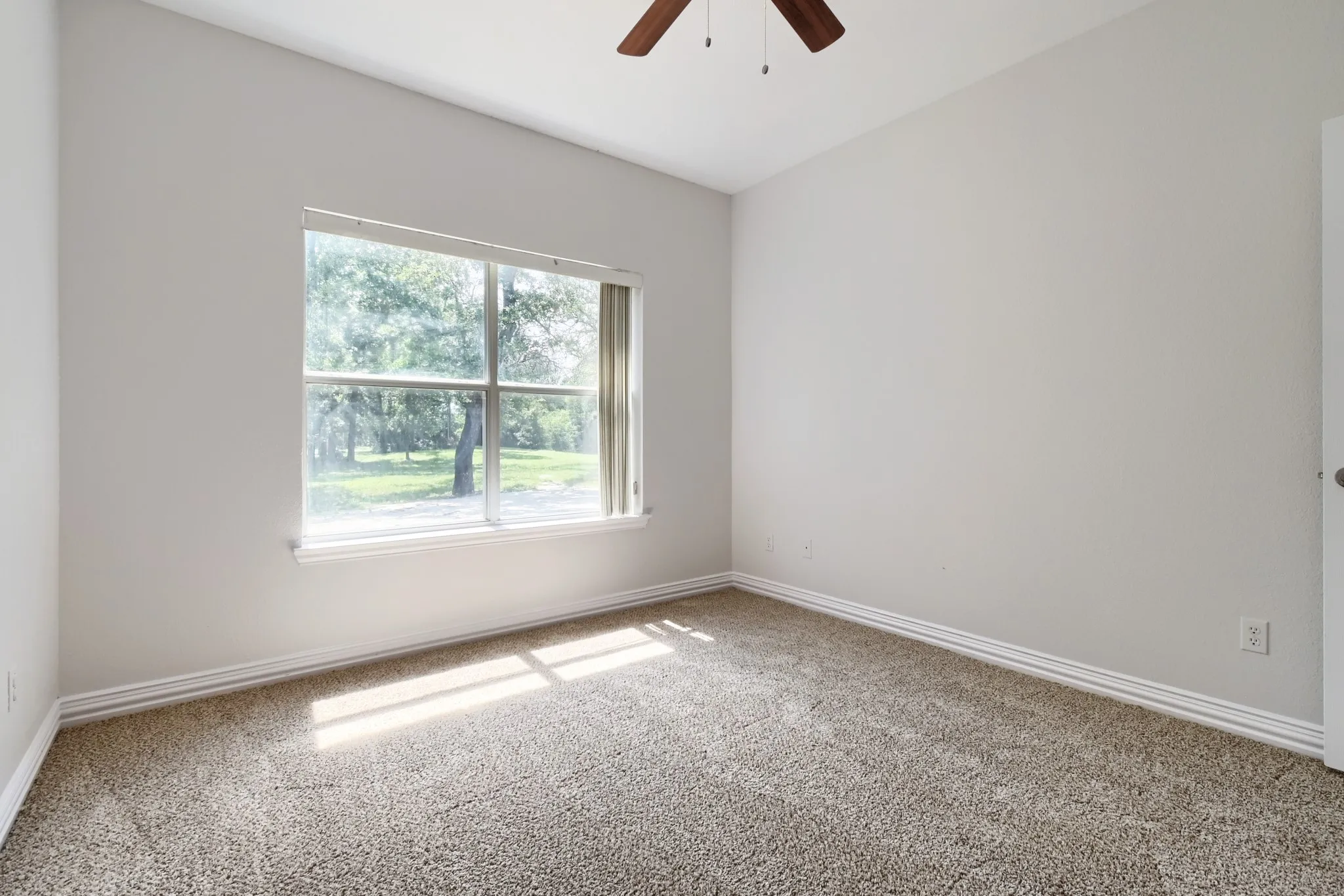 Single Family Residence For Sale in Parker County , 152 Howard Newby Lane, Springtown, Texas 76082, 3 Bedroom, 2 Bathroom, 2 Garage spaces, 1,908 Sqft, built in 2003, mls#21238330, Real Estate Agent in Springtown, Homes For Sale in Parker county, Homes For Sale in Springtown, Realtor in Springtown Texas, Real Estate Brokerage Independent Realty Texas, Luminita Cordes Realtor