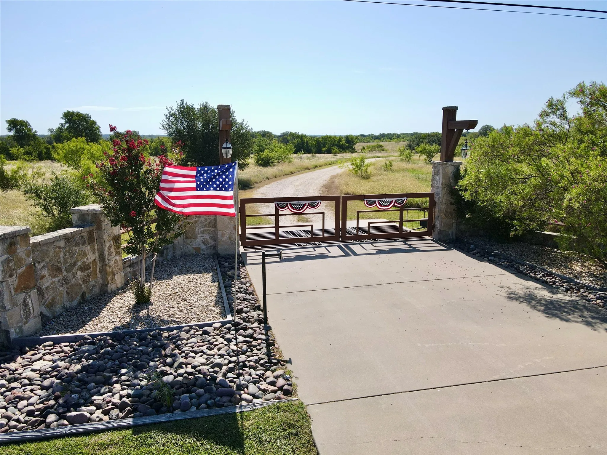 Single Family Residence For Sale in Erath County , 1255 Alexander Road, Stephenville, Texas 76401, 3 Bedroom, 3 Bathroom, 2 Garage spaces, 4,638 Sqft, built in 2011, mls#21316952, Real Estate Agent in Stephenville, Homes For Sale in Erath county, Homes For Sale in Stephenville, Realtor in Stephenville Texas, Real Estate Brokerage Independent Realty Texas, Luminita Cordes Realtor