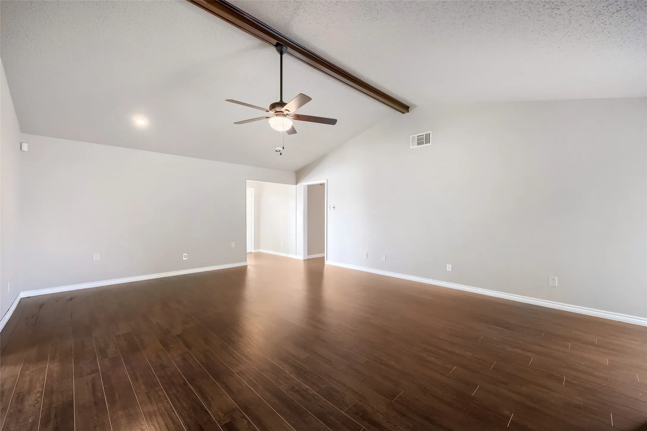 Single Family Residence For Sale in Denton County , 1701 Paxton Drive, Carrollton, Texas 75007, 3 Bedroom, 2 Bathroom, 2 Garage spaces, 1,690 Sqft, built in 1983, mls#21279712, Real Estate Agent in Carrollton, Homes For Sale in Denton county, Homes For Sale in Carrollton, Realtor in Carrollton Texas, Real Estate Brokerage Independent Realty Texas, Luminita Cordes Realtor