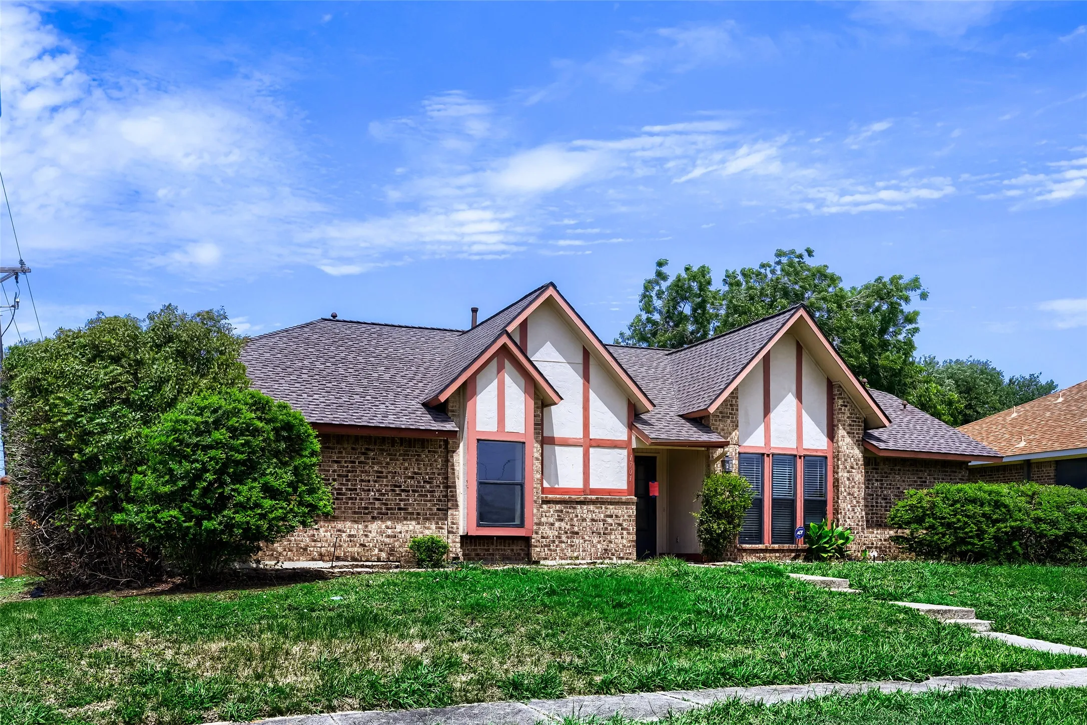 Single Family Residence For Sale in Denton County , 1701 Paxton Drive, Carrollton, Texas 75007, 3 Bedroom, 2 Bathroom, 2 Garage spaces, 1,690 Sqft, built in 1983, mls#21279712, Real Estate Agent in Carrollton, Homes For Sale in Denton county, Homes For Sale in Carrollton, Realtor in Carrollton Texas, Real Estate Brokerage Independent Realty Texas, Luminita Cordes Realtor