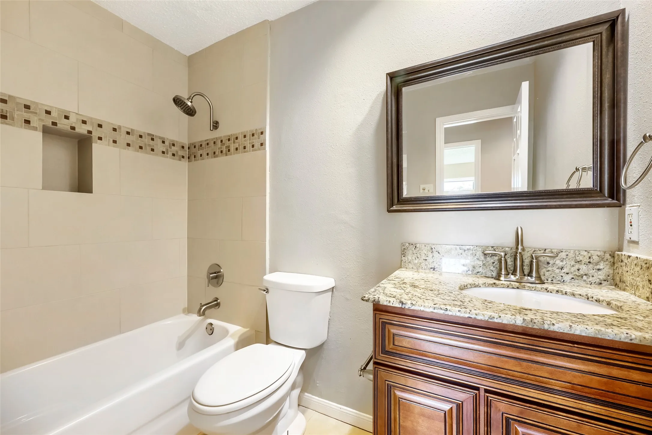 Single Family Residence For Sale in Denton County , 1701 Paxton Drive, Carrollton, Texas 75007, 3 Bedroom, 2 Bathroom, 2 Garage spaces, 1,690 Sqft, built in 1983, mls#21279712, Real Estate Agent in Carrollton, Homes For Sale in Denton county, Homes For Sale in Carrollton, Realtor in Carrollton Texas, Real Estate Brokerage Independent Realty Texas, Luminita Cordes Realtor