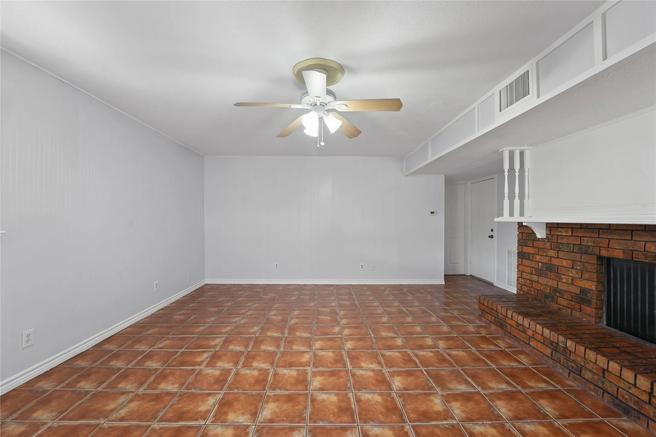 Single Family Residence For Rent in Rockwall County , 9214 Vagas Drive, Rowlett, Texas 75088, 3 Bedroom, 2 Bathroom, 2 Garage spaces, 1,690 Sqft, built in 1983, mls#21316955, Real Estate Agent in Rowlett, Homes For Rent in Rockwall county, Homes For Rent in Rowlett, Realtor in Rowlett Texas, Real Estate Brokerage Independent Realty Texas, Luminita Cordes Realtor