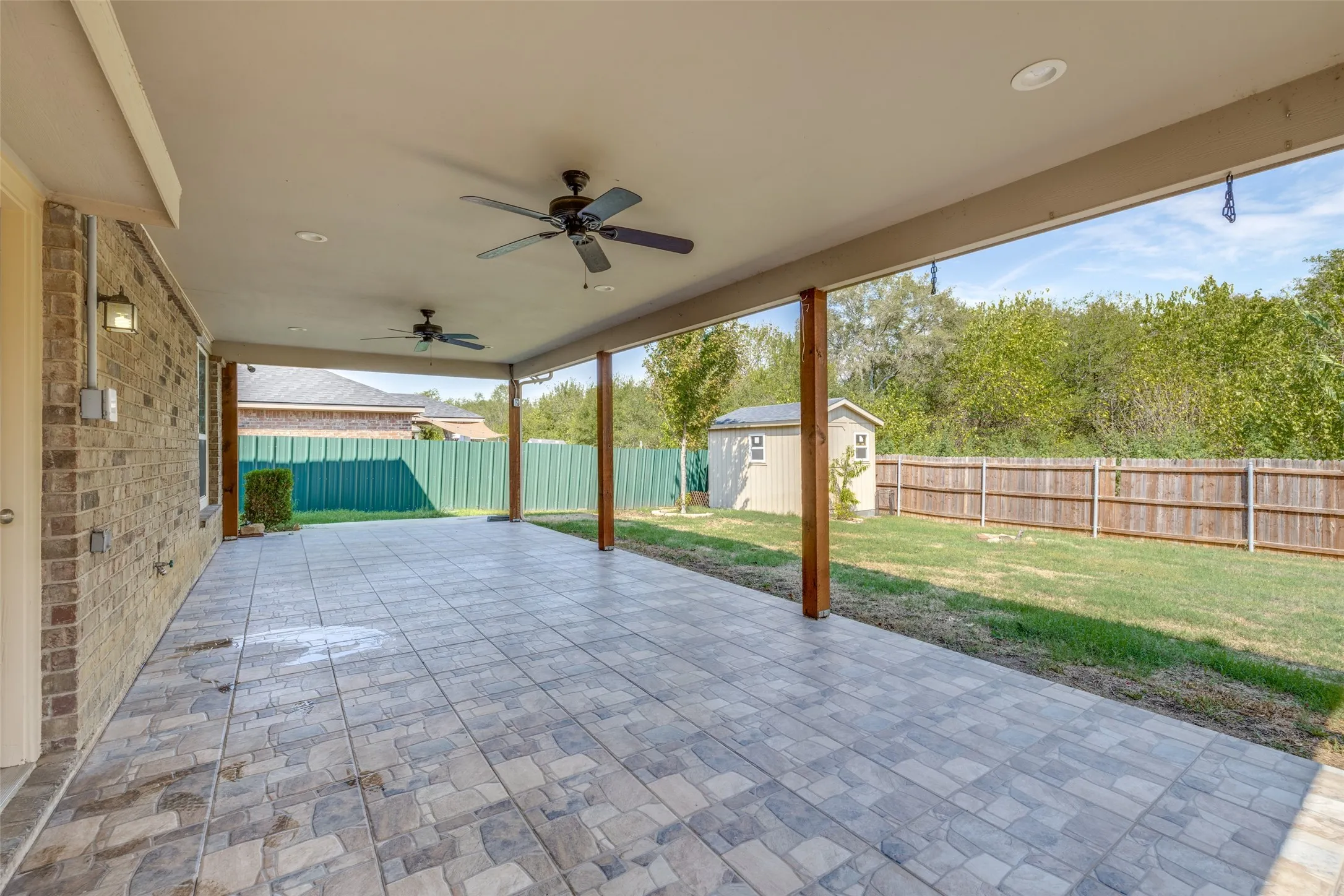 Single Family Residence For Rent in Tarrant County , 915 Penny Royal Court, Arlington, Texas 76002, 4 Bedroom, 3 Bathroom, 2 Garage spaces, 3,012 Sqft, built in 2013, mls#21316462, Real Estate Agent in Arlington, Homes For Rent in Tarrant county, Homes For Rent in Arlington, Realtor in Arlington Texas, Real Estate Brokerage Independent Realty Texas, Luminita Cordes Realtor