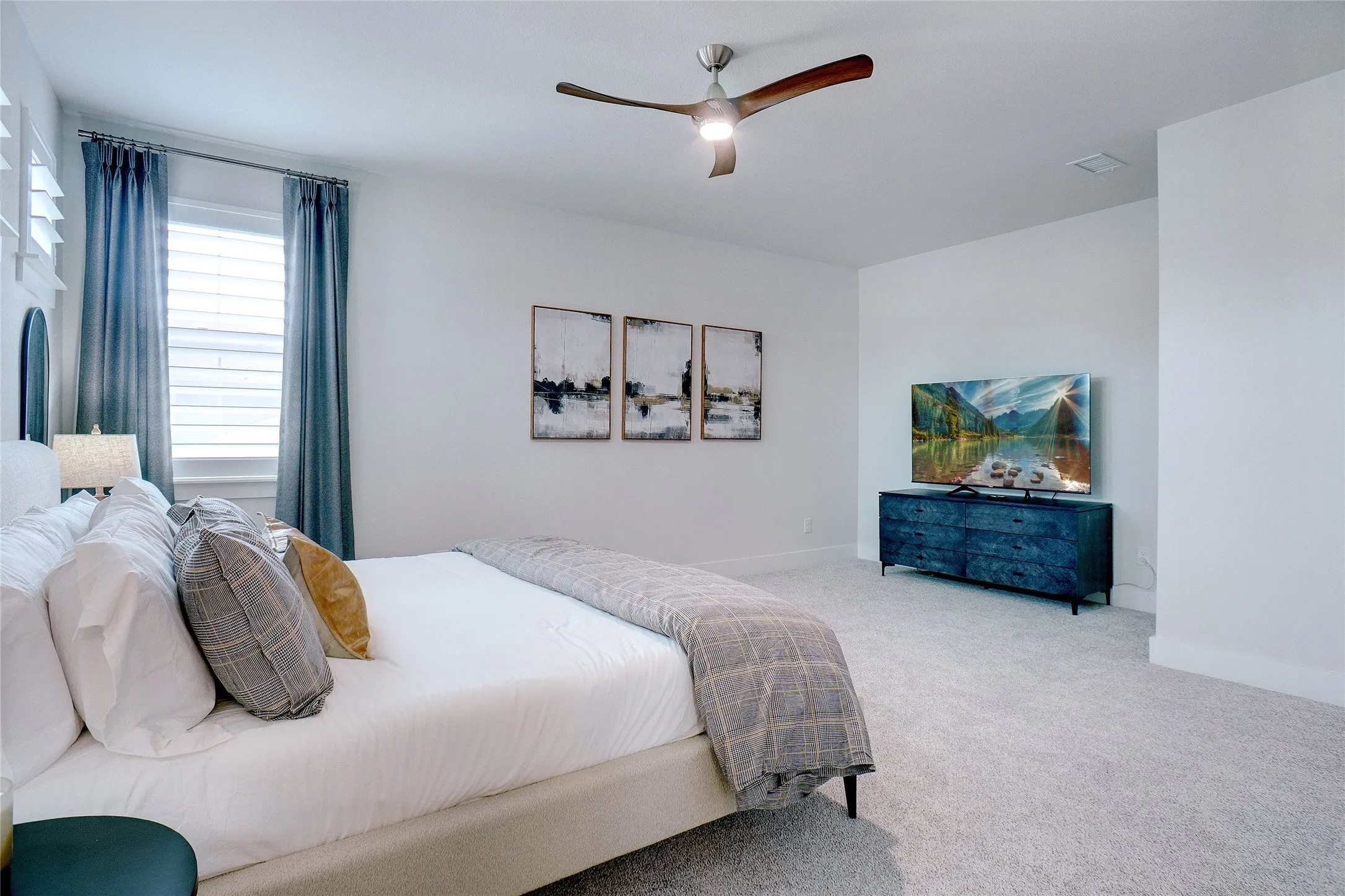 Townhouse For Rent in Tarrant County , 9616 Sullivan Lane, Fort Worth, Texas 76179, 3 Bedroom, 3 Bathroom, 2 Garage spaces, 1,907 Sqft, built in 2023, mls#21316544, Real Estate Agent in Fort Worth, Homes For Rent in Tarrant county, Homes For Rent in Fort Worth, Realtor in Fort Worth Texas, Real Estate Brokerage Independent Realty Texas, Luminita Cordes Realtor