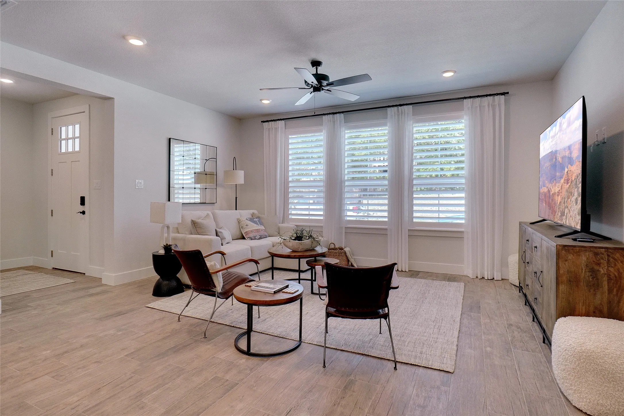 Townhouse For Rent in Tarrant County , 9616 Sullivan Lane, Fort Worth, Texas 76179, 3 Bedroom, 3 Bathroom, 2 Garage spaces, 1,907 Sqft, built in 2023, mls#21316544, Real Estate Agent in Fort Worth, Homes For Rent in Tarrant county, Homes For Rent in Fort Worth, Realtor in Fort Worth Texas, Real Estate Brokerage Independent Realty Texas, Luminita Cordes Realtor