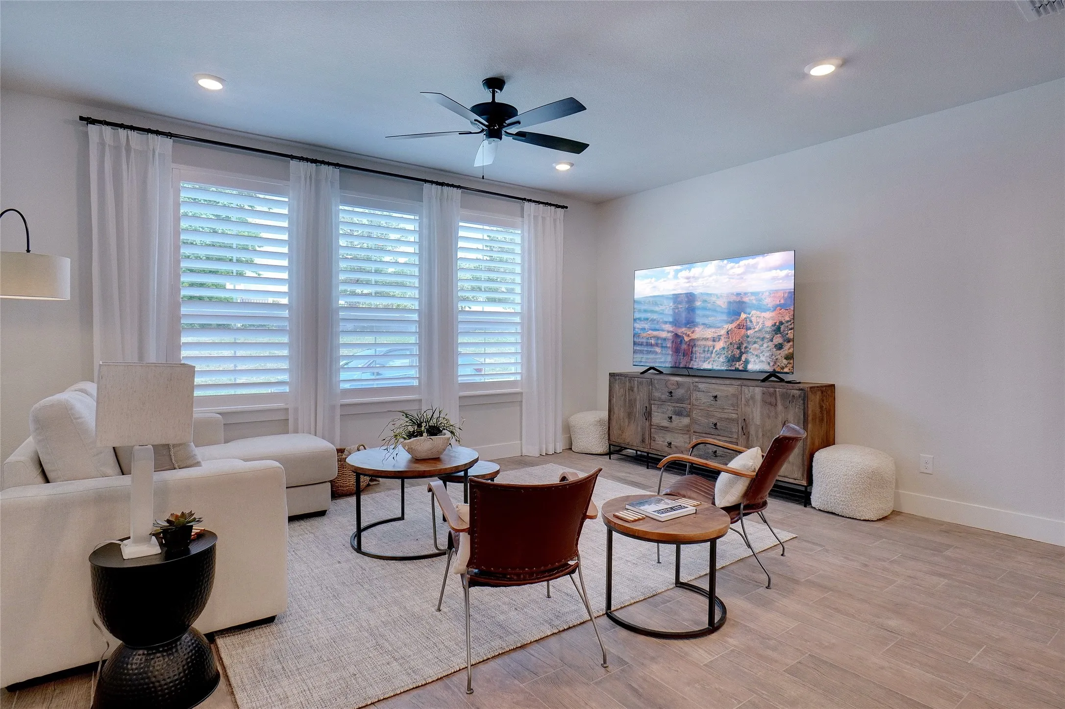 Townhouse For Rent in Tarrant County , 9616 Sullivan Lane, Fort Worth, Texas 76179, 3 Bedroom, 3 Bathroom, 2 Garage spaces, 1,907 Sqft, built in 2023, mls#21316544, Real Estate Agent in Fort Worth, Homes For Rent in Tarrant county, Homes For Rent in Fort Worth, Realtor in Fort Worth Texas, Real Estate Brokerage Independent Realty Texas, Luminita Cordes Realtor