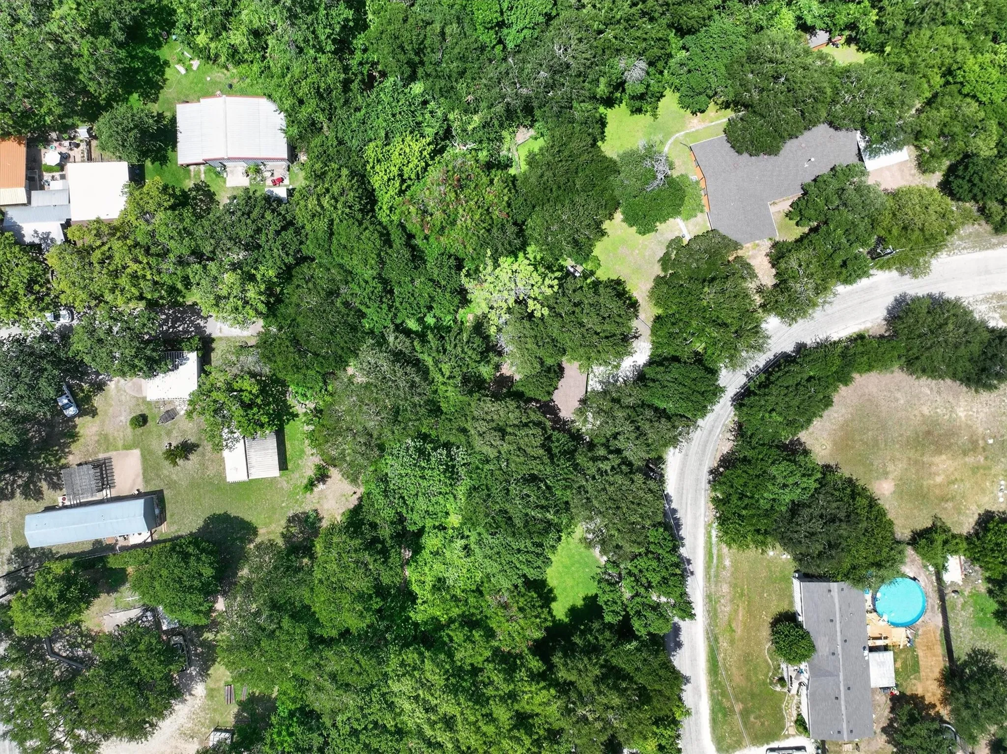 Single Family Residence For Sale in Hood County , 427 Whippoorwill Drive, Granbury, Texas 76049, 2 Bedroom, 1 Bathroom, Garage spaces, 1,056 Sqft, built in 1978, mls#21313903, Real Estate Agent in Granbury, Homes For Sale in Hood county, Homes For Sale in Granbury, Realtor in Granbury Texas, Real Estate Brokerage Independent Realty Texas, Luminita Cordes Realtor
