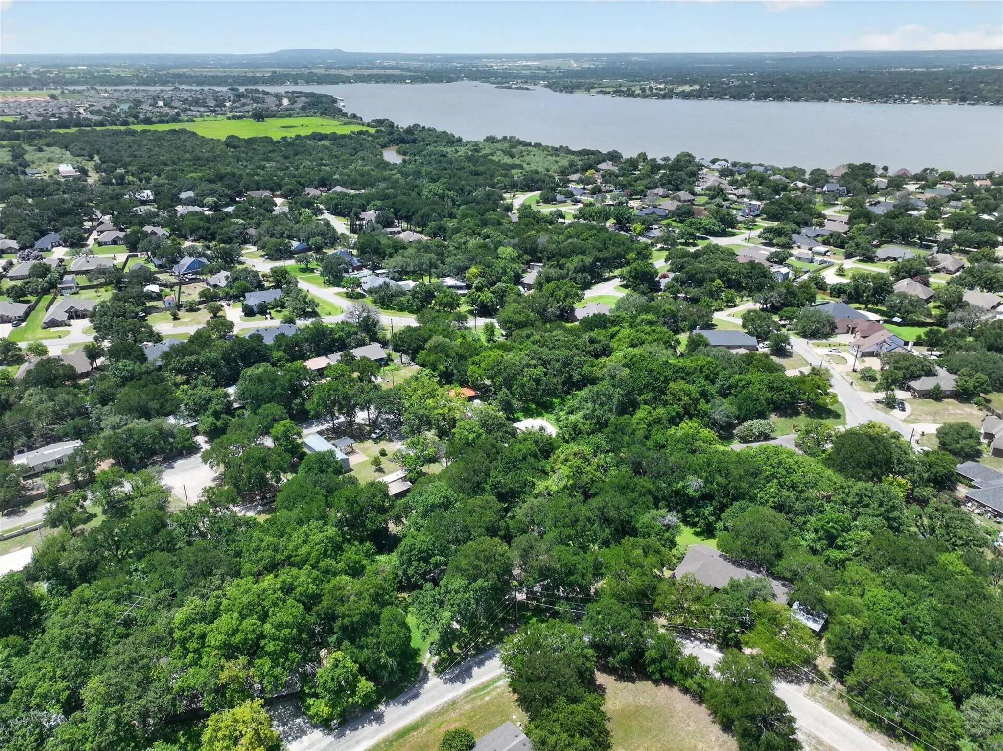 Single Family Residence For Sale in Hood County , 427 Whippoorwill Drive, Granbury, Texas 76049, 2 Bedroom, 1 Bathroom, Garage spaces, 1,056 Sqft, built in 1978, mls#21313903, Real Estate Agent in Granbury, Homes For Sale in Hood county, Homes For Sale in Granbury, Realtor in Granbury Texas, Real Estate Brokerage Independent Realty Texas, Luminita Cordes Realtor