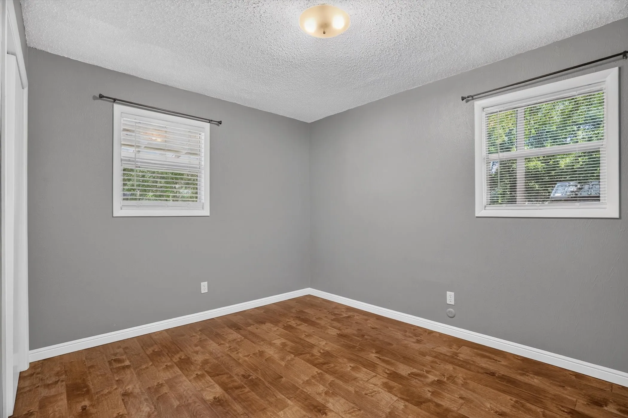 Single Family Residence For Sale in Hood County , 427 Whippoorwill Drive, Granbury, Texas 76049, 2 Bedroom, 1 Bathroom, Garage spaces, 1,056 Sqft, built in 1978, mls#21313903, Real Estate Agent in Granbury, Homes For Sale in Hood county, Homes For Sale in Granbury, Realtor in Granbury Texas, Real Estate Brokerage Independent Realty Texas, Luminita Cordes Realtor