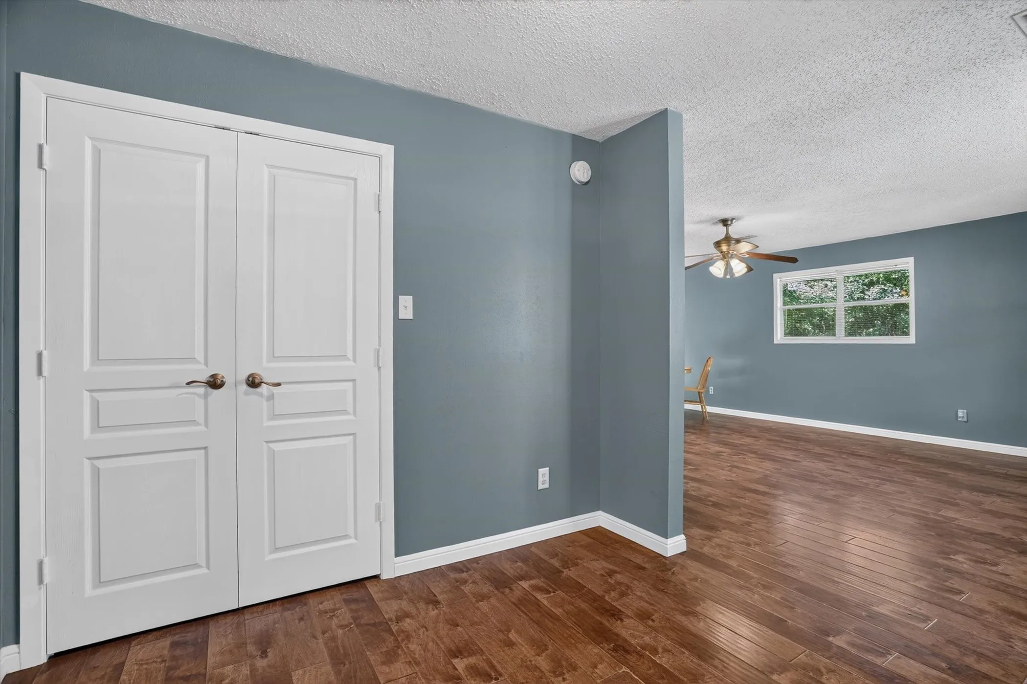 Single Family Residence For Sale in Hood County , 427 Whippoorwill Drive, Granbury, Texas 76049, 2 Bedroom, 1 Bathroom, Garage spaces, 1,056 Sqft, built in 1978, mls#21313903, Real Estate Agent in Granbury, Homes For Sale in Hood county, Homes For Sale in Granbury, Realtor in Granbury Texas, Real Estate Brokerage Independent Realty Texas, Luminita Cordes Realtor