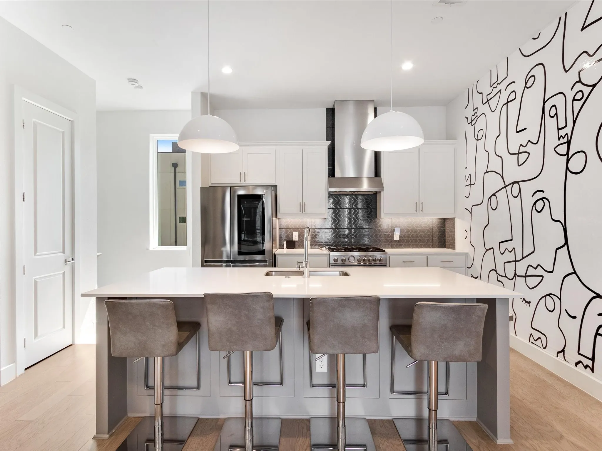 Townhouse For Sale in Dallas County , 5605 Bryan Parkway 104, Dallas, Texas 75206, 2 Bedrooms, 3 Bathrooms, 2 Garage spaces, 1,500 Sqft, built in 2019, Price $439,900, mls#21316996, Real Estate Agent in Dallas, Homes For Sale in Dallas county, Homes For Sale in Dallas, Realtor in Dallas Texas, Real Estate Brokerage Independent Realty Texas, Luminita Cordes Realtor