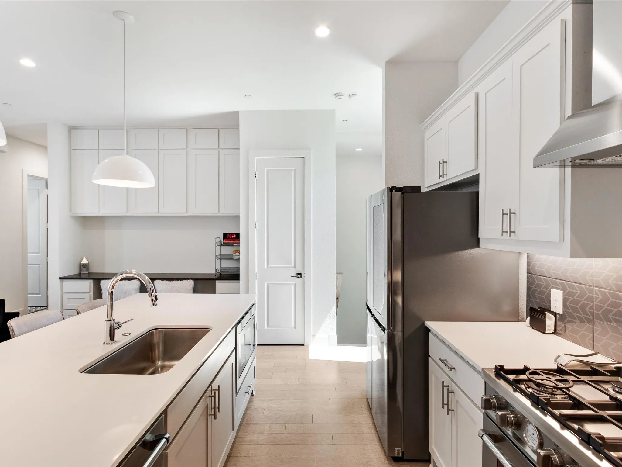Townhouse For Sale in Dallas County , 5605 Bryan Parkway 104, Dallas, Texas 75206, 2 Bedrooms, 3 Bathrooms, 2 Garage spaces, 1,500 Sqft, built in 2019, Price $439,900, mls#21316996, Real Estate Agent in Dallas, Homes For Sale in Dallas county, Homes For Sale in Dallas, Realtor in Dallas Texas, Real Estate Brokerage Independent Realty Texas, Luminita Cordes Realtor