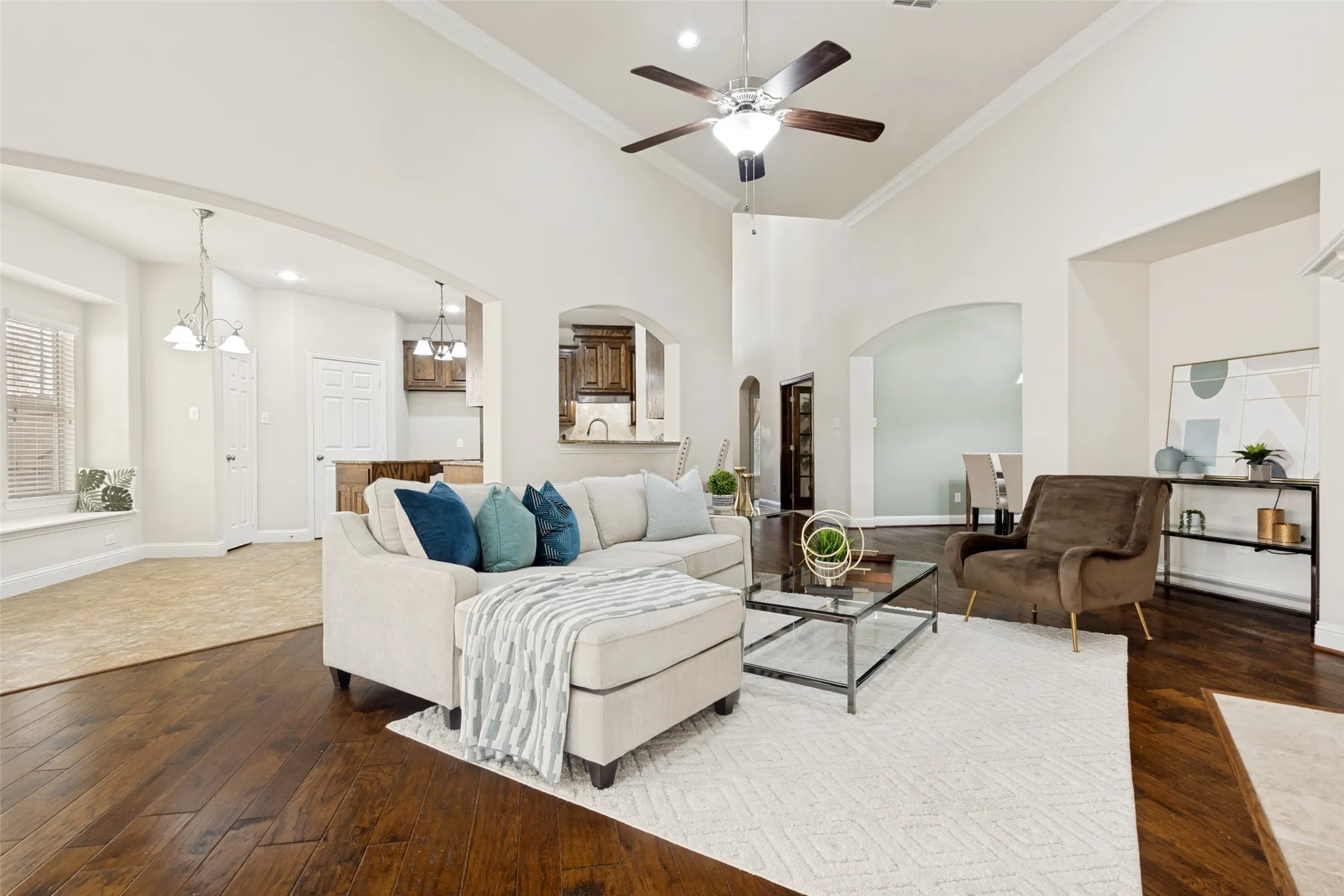 Single Family Residence For Sale in Dallas County , 5529 Dearborn Lane, Garland, Texas 75040, 3 Bedroom, 3 Bathroom, 2 Garage spaces, 2,772 Sqft, built in 2014, mls#21311142, Real Estate Agent in Garland, Homes For Sale in Dallas county, Homes For Sale in Garland, Realtor in Garland Texas, Real Estate Brokerage Independent Realty Texas, Luminita Cordes Realtor