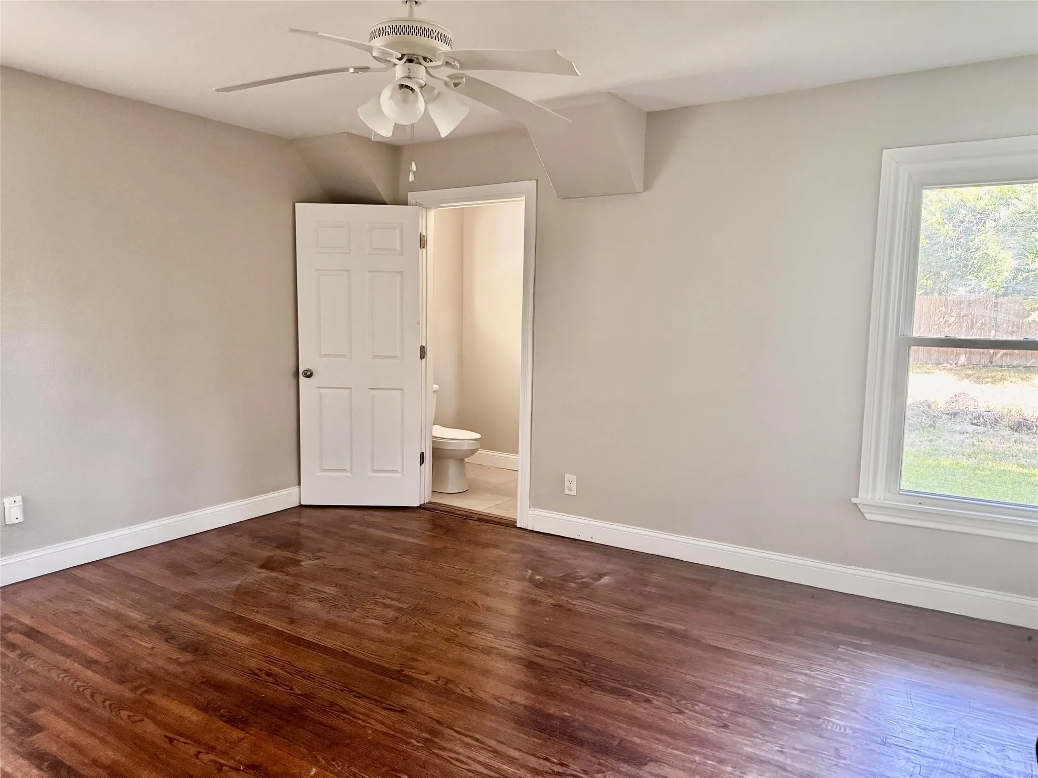 Single Family Residence For Sale in Tarrant County , 4657 Selkirk Drive, Fort Worth, Texas 76109, 3 Bedroom, 2 Bathroom, 2 Garage spaces, 1,504 Sqft, built in 1952, mls#21317003, Real Estate Agent in Fort Worth, Homes For Sale in Tarrant county, Homes For Sale in Fort Worth, Realtor in Fort Worth Texas, Real Estate Brokerage Independent Realty Texas, Luminita Cordes Realtor