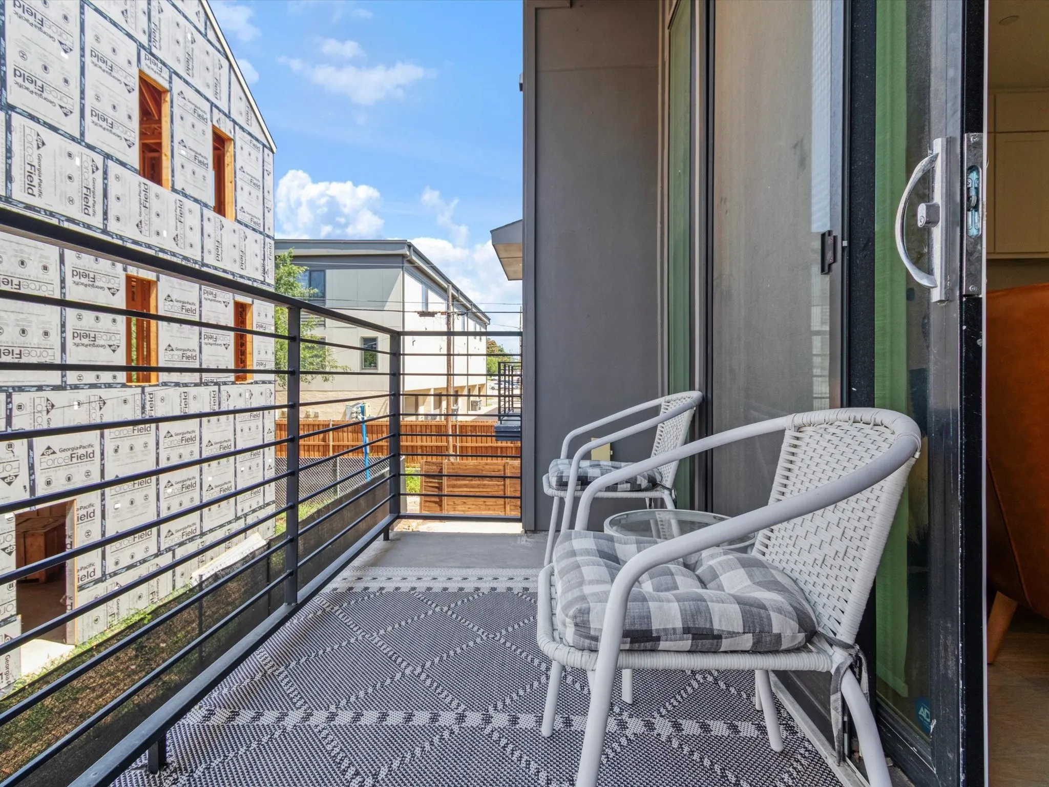 Townhouse For Rent in Dallas County , 5605 Bryan Parkway 104, Dallas, Texas 75206, 2 Bedrooms, 3 Bathrooms, 2 Garage spaces, 1,500 Sqft, built in 2019, Price $3,250, mls#21317014, Real Estate Agent in Dallas, Homes For Rent in Dallas county, Homes For Rent in Dallas, Realtor in Dallas Texas, Real Estate Brokerage Independent Realty Texas, Luminita Cordes Realtor