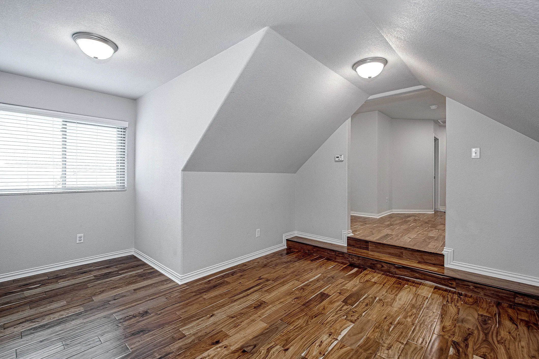 Single Family Residence For Rent in Tarrant County , 828 Thomas Crossing Drive, Fort Worth, Texas 76028, 4 Bedroom, 4 Bathroom, 3 Garage spaces, 4,287 Sqft, built in 2004, Price $4,000, mls#21317019, Real Estate Agent in Fort Worth, Homes For Rent in Tarrant county, Homes For Rent in Fort Worth, Realtor in Fort Worth Texas, Real Estate Brokerage Independent Realty Texas, Luminita Cordes Realtor