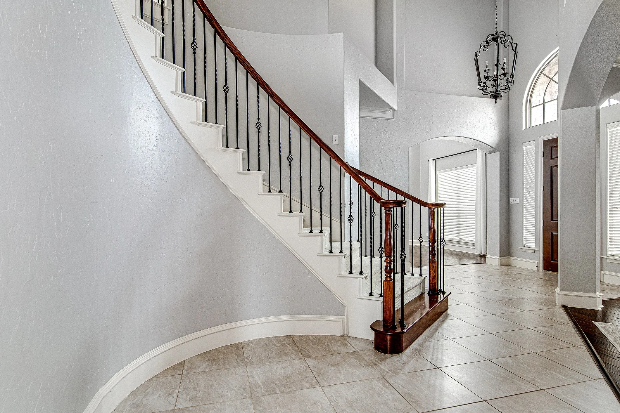 Single Family Residence For Rent in Tarrant County , 828 Thomas Crossing Drive, Fort Worth, Texas 76028, 4 Bedroom, 4 Bathroom, 3 Garage spaces, 4,287 Sqft, built in 2004, Price $4,000, mls#21317019, Real Estate Agent in Fort Worth, Homes For Rent in Tarrant county, Homes For Rent in Fort Worth, Realtor in Fort Worth Texas, Real Estate Brokerage Independent Realty Texas, Luminita Cordes Realtor