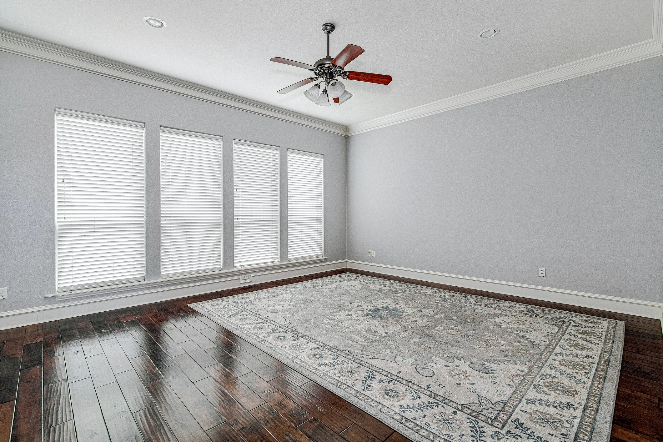 Single Family Residence For Rent in Tarrant County , 828 Thomas Crossing Drive, Fort Worth, Texas 76028, 4 Bedroom, 4 Bathroom, 3 Garage spaces, 4,287 Sqft, built in 2004, Price $4,000, mls#21317019, Real Estate Agent in Fort Worth, Homes For Rent in Tarrant county, Homes For Rent in Fort Worth, Realtor in Fort Worth Texas, Real Estate Brokerage Independent Realty Texas, Luminita Cordes Realtor