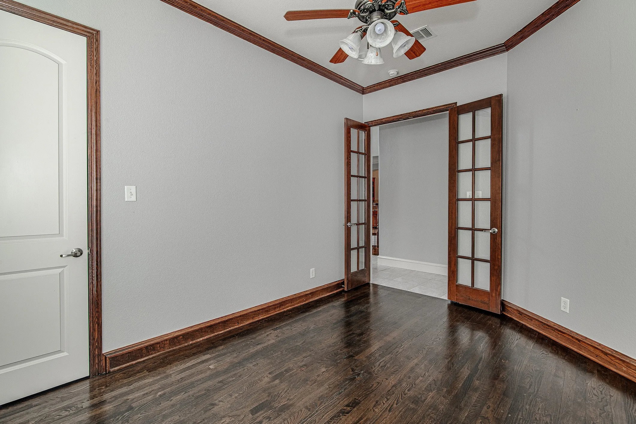 Single Family Residence For Rent in Tarrant County , 828 Thomas Crossing Drive, Fort Worth, Texas 76028, 4 Bedroom, 4 Bathroom, 3 Garage spaces, 4,287 Sqft, built in 2004, Price $4,000, mls#21317019, Real Estate Agent in Fort Worth, Homes For Rent in Tarrant county, Homes For Rent in Fort Worth, Realtor in Fort Worth Texas, Real Estate Brokerage Independent Realty Texas, Luminita Cordes Realtor