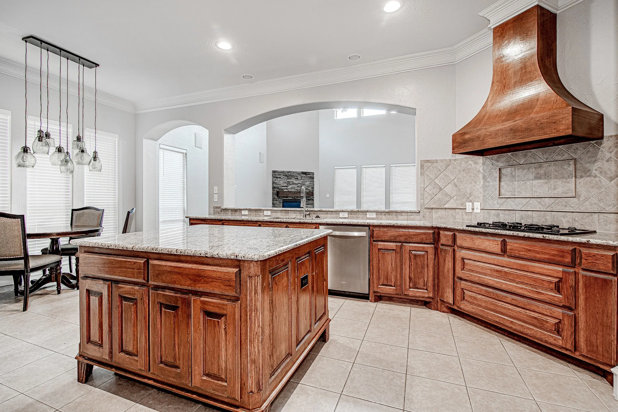 Single Family Residence For Rent in Tarrant County , 828 Thomas Crossing Drive, Fort Worth, Texas 76028, 4 Bedroom, 4 Bathroom, 3 Garage spaces, 4,287 Sqft, built in 2004, Price $4,000, mls#21317019, Real Estate Agent in Fort Worth, Homes For Rent in Tarrant county, Homes For Rent in Fort Worth, Realtor in Fort Worth Texas, Real Estate Brokerage Independent Realty Texas, Luminita Cordes Realtor