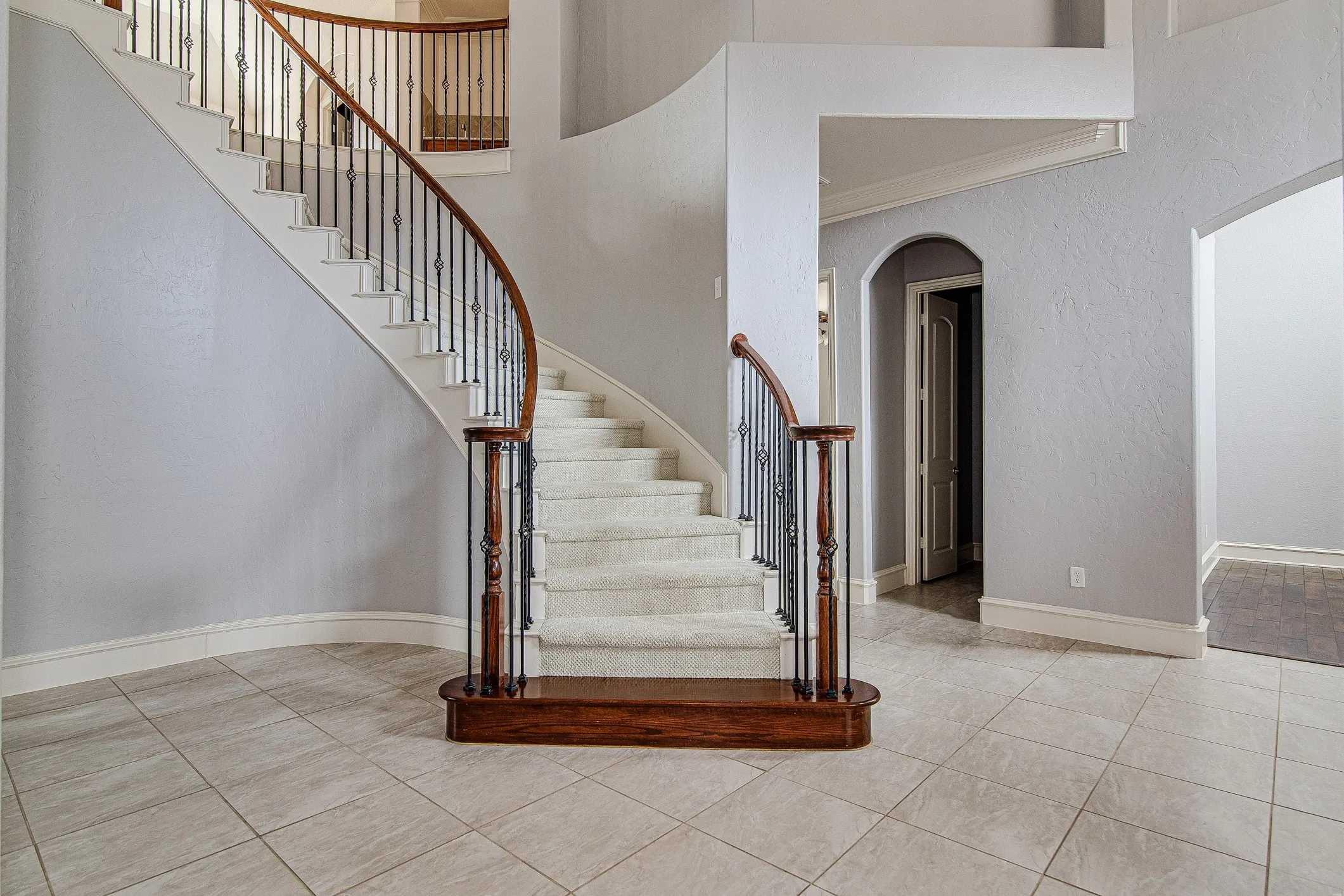 Single Family Residence For Rent in Tarrant County , 828 Thomas Crossing Drive, Fort Worth, Texas 76028, 4 Bedroom, 4 Bathroom, 3 Garage spaces, 4,287 Sqft, built in 2004, Price $4,000, mls#21317019, Real Estate Agent in Fort Worth, Homes For Rent in Tarrant county, Homes For Rent in Fort Worth, Realtor in Fort Worth Texas, Real Estate Brokerage Independent Realty Texas, Luminita Cordes Realtor